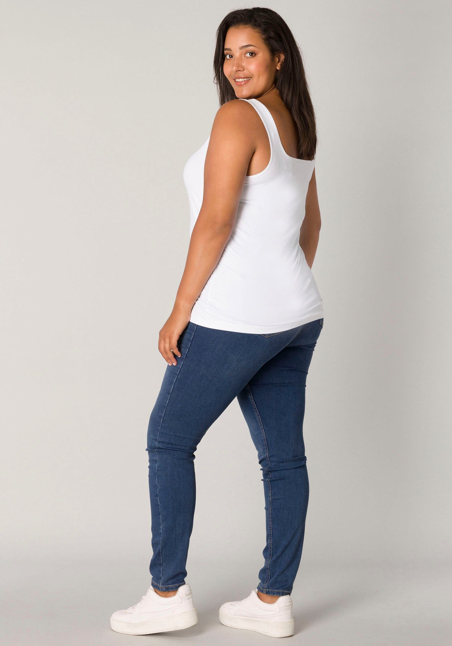 Base Level Curvy Tanktop