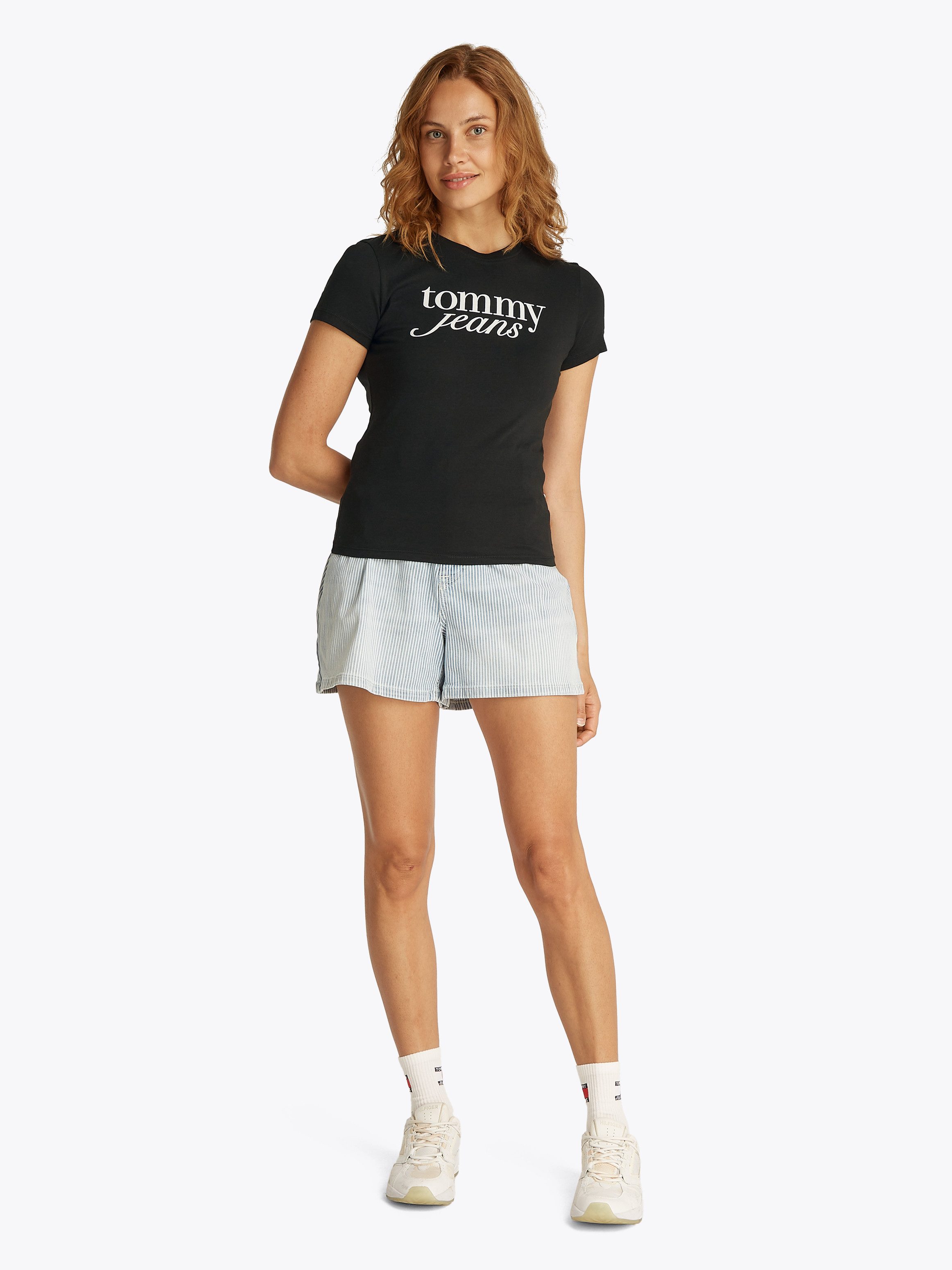 Tommy Jeans Curve Shirt met ronde hals Shirt TJW SLIM ESSENTIAL in grote maten logoprint op borsthoogte met logoborduring