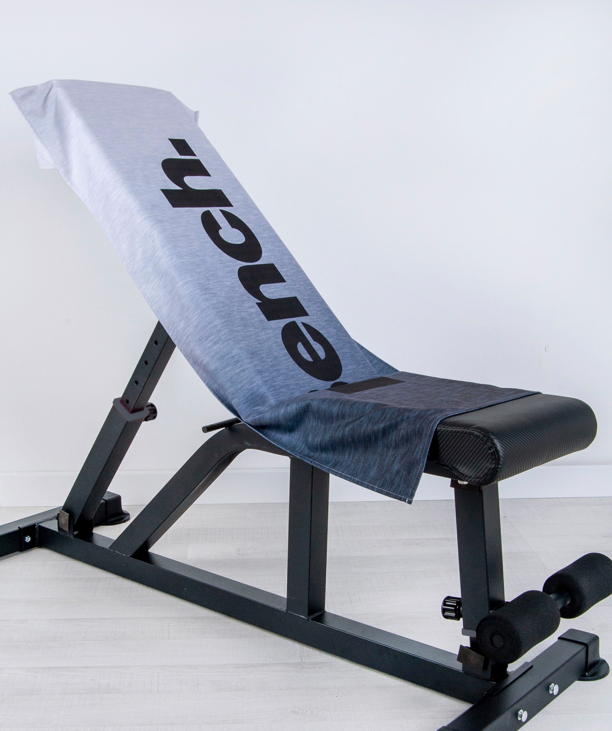 Bench. Sporthanddoek Bench Bench fitnessdoek / sport towel met klep & tas, 50x110 cm (1 stuk)