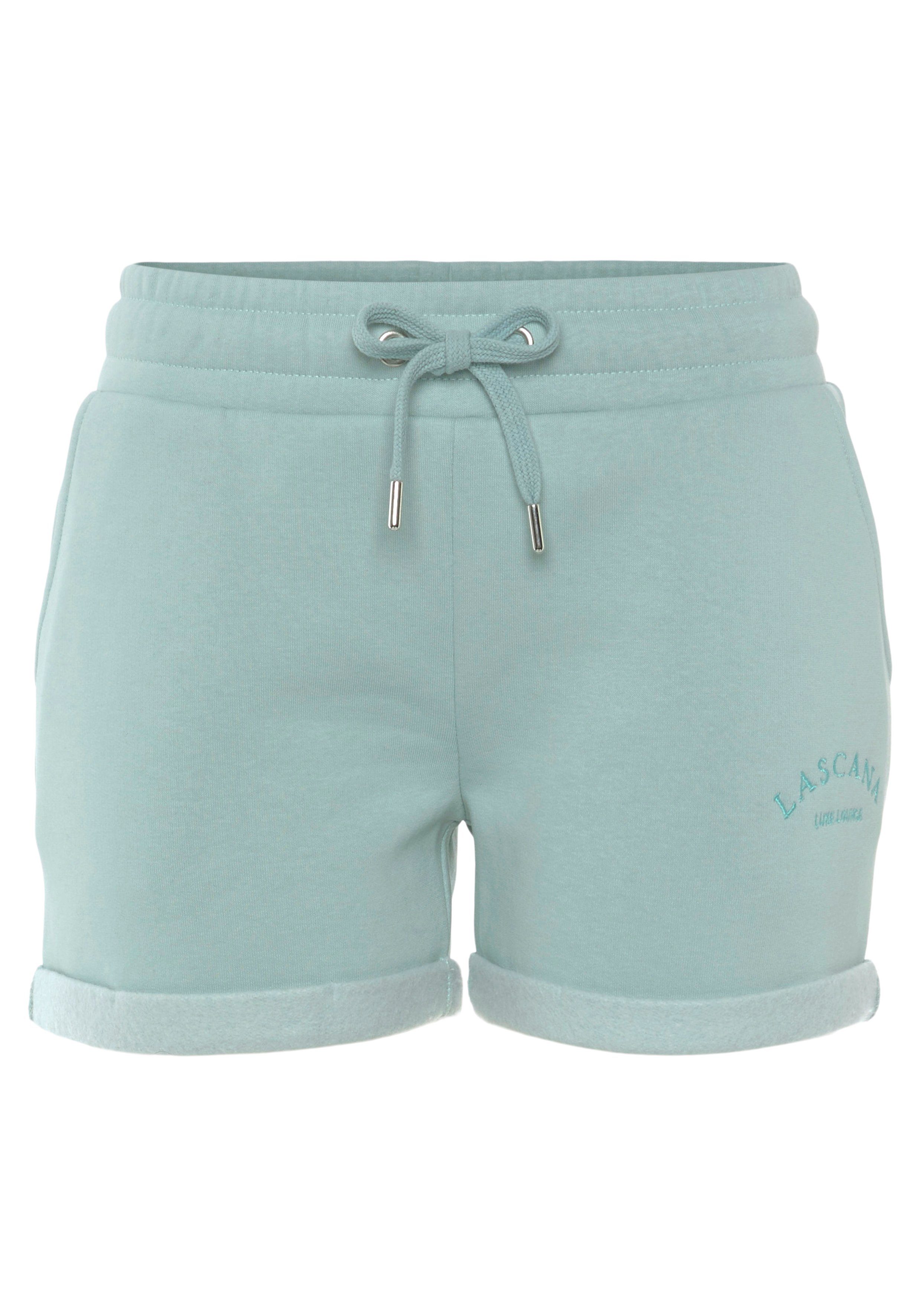 Lascana Relaxshorts - Sweatshorts - Korte broek met zijzakken en logostiksel, loungewear