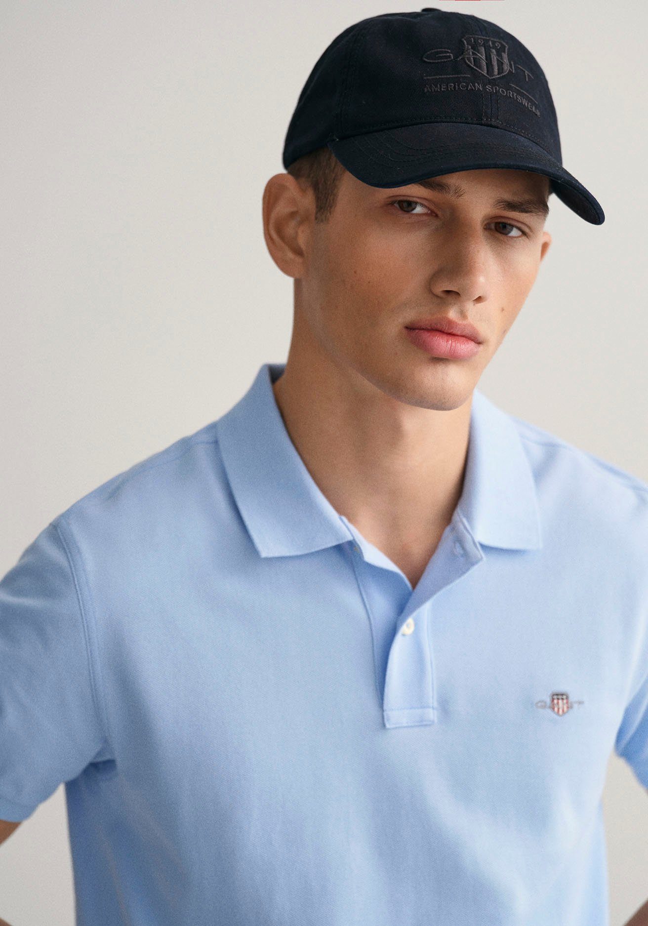 Gant Poloshirt SLIM SHIELD SS PIQUE POLO met logoborduursel op borsthoogte