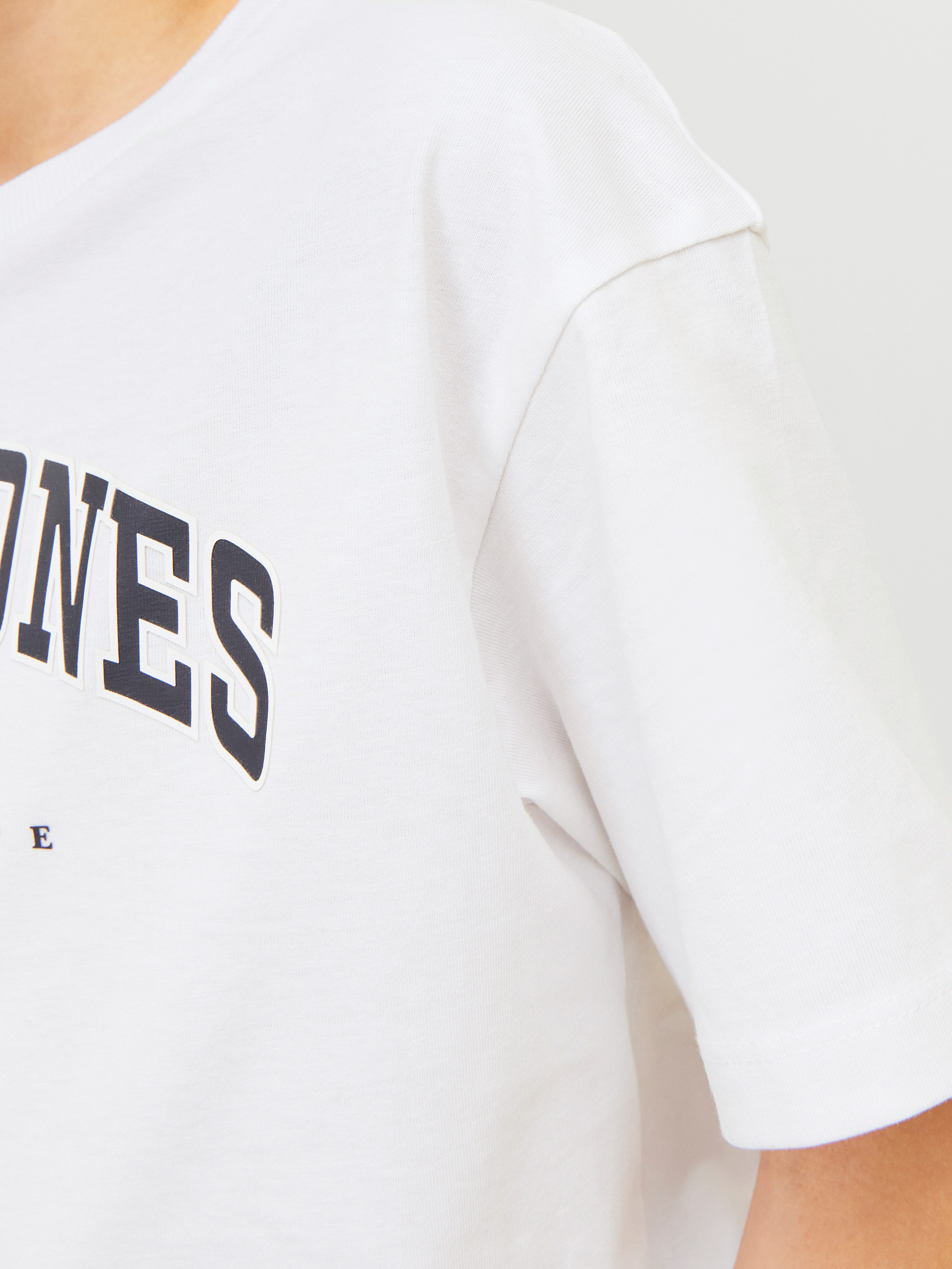 Jack & Jones Junior Shirt met ronde hals JJECALEB VARSITY TEE SS O-NECK NOOS JNR