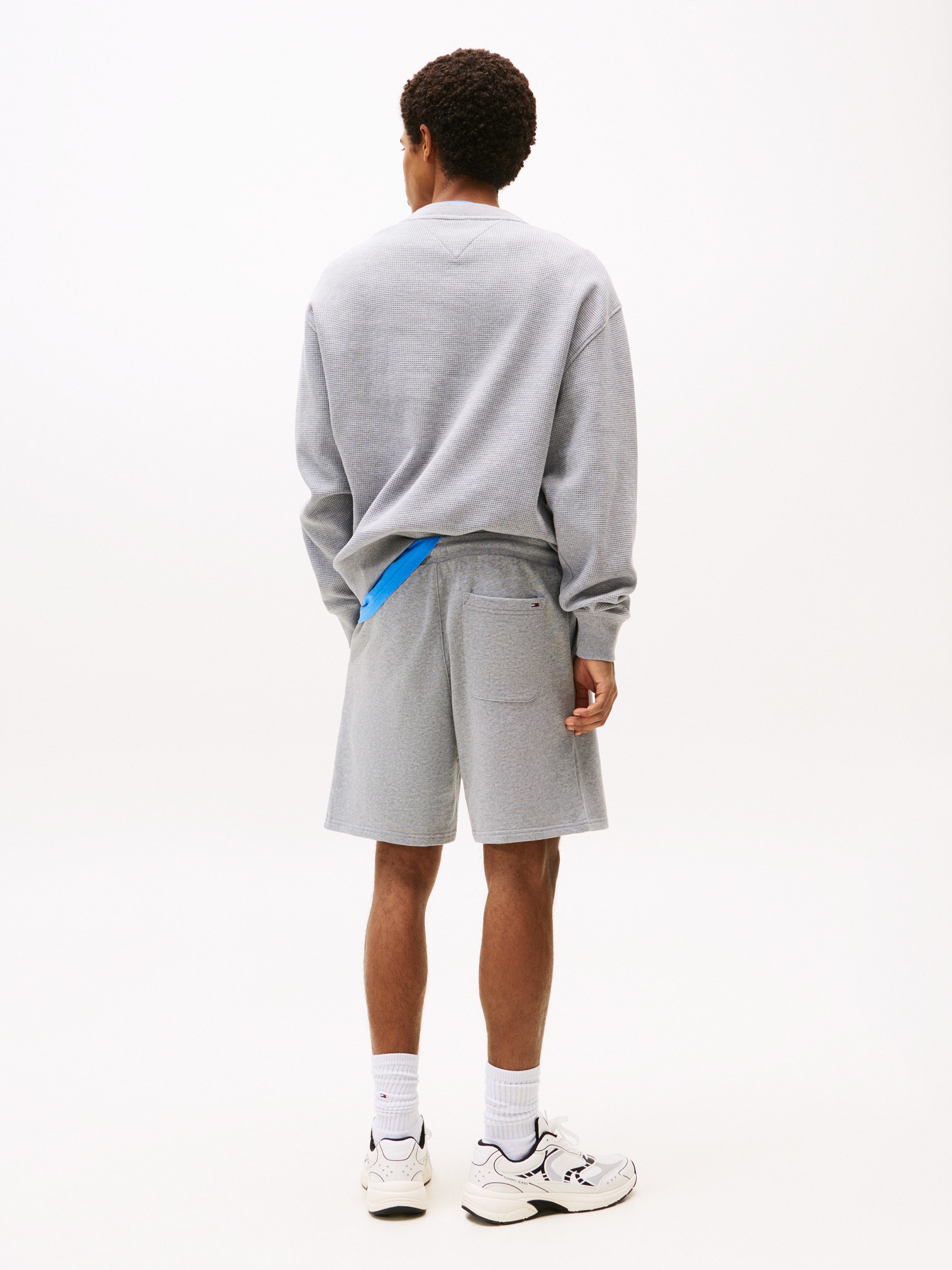 TOMMY JEANS Sweatshort TJM RLX STACK LOGO SWEATSHRT EXT