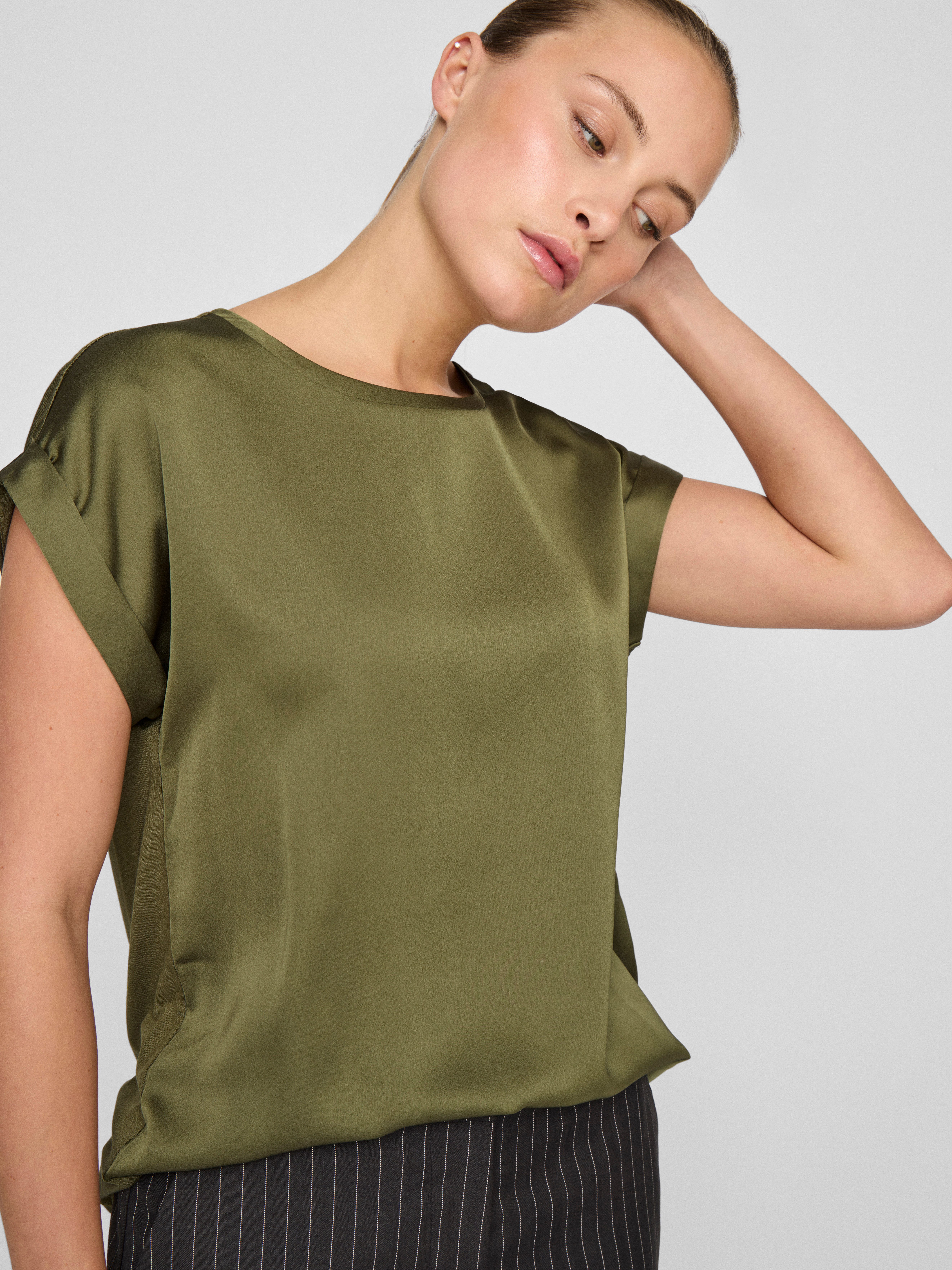 Vila Shirt met korte mouwen VIELLETTE S/S SATIN TOP - NOOS