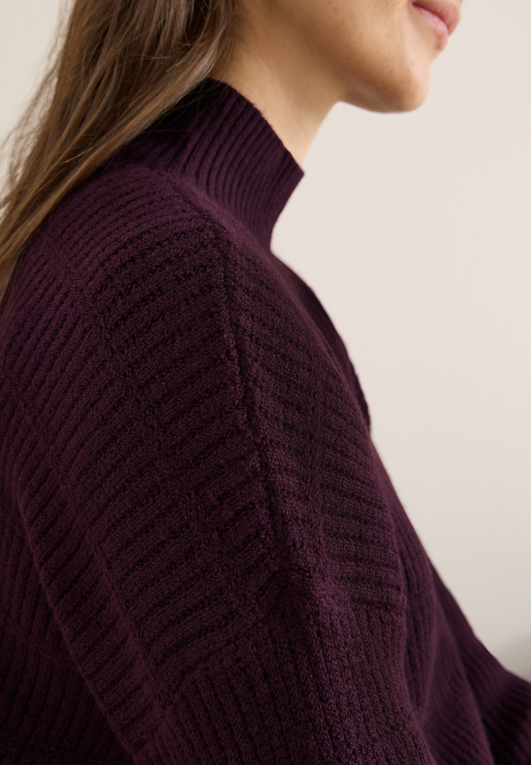 Cecil Trui met staande kraag