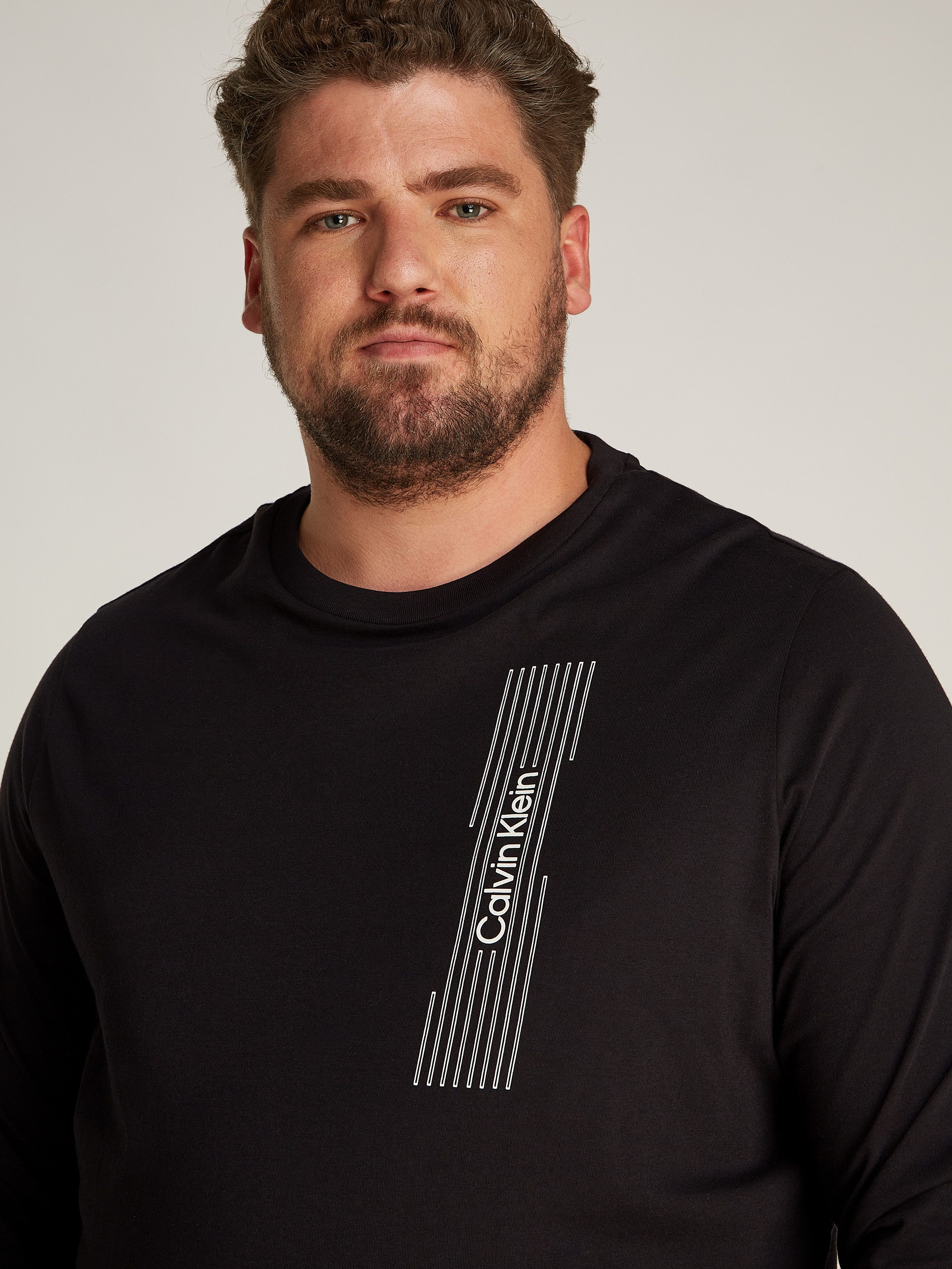 Calvin Klein Shirt met lange mouwen BT_HORIZONTAL LOGO LS T-SHIRT in grote maten met logo-opschrift
