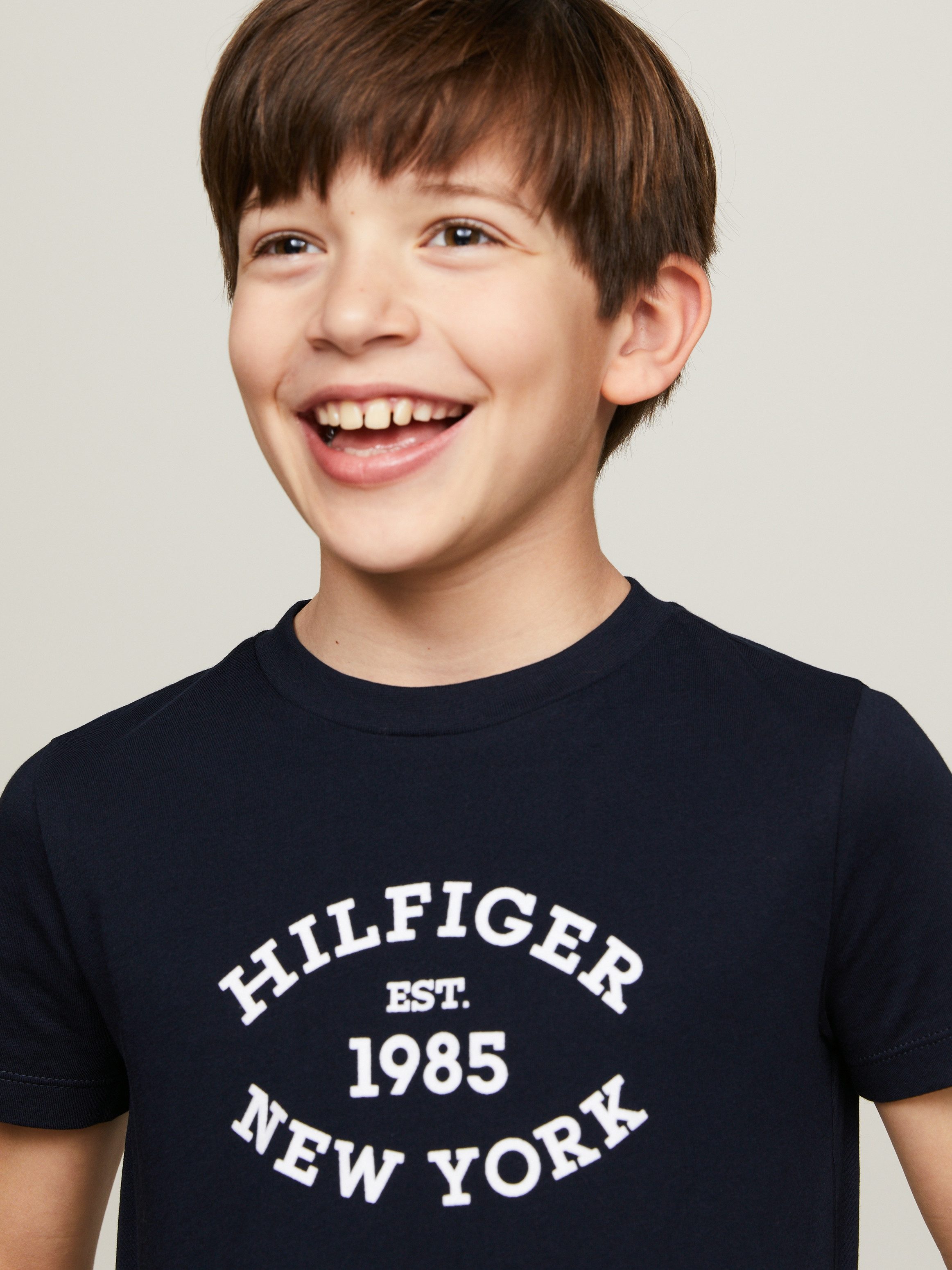Tommy Hilfiger Shirt met korte mouwen MONOTYPE FLOCK REGULAR TEE SS Kinderen tot 16 jaar met logo-opdruk