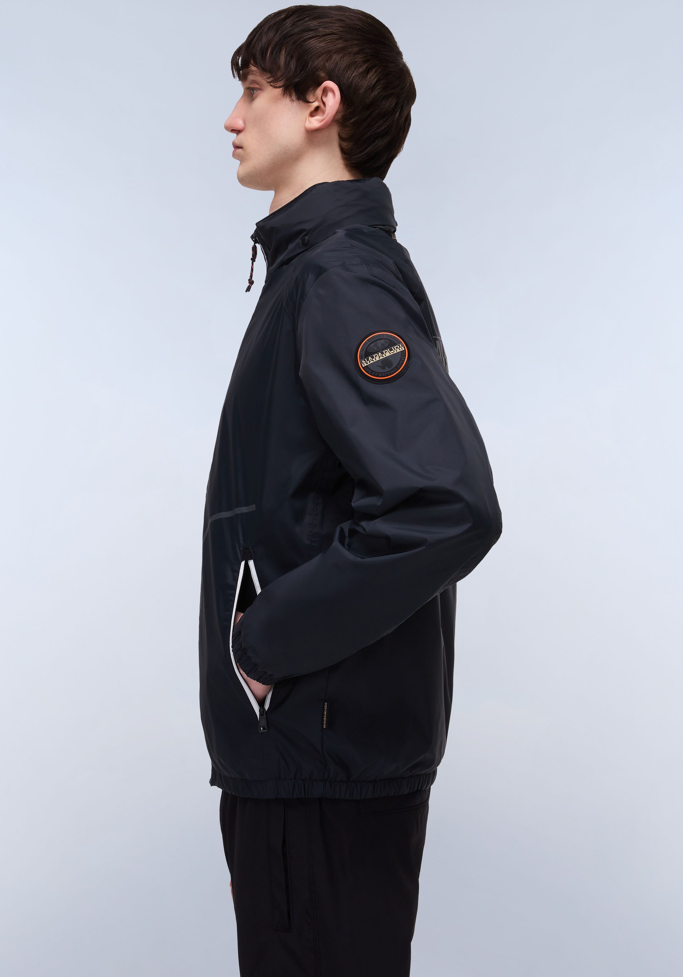 Napapijri Windbreaker A-CLOUDY 041 BLACK Met elastiek in de zoom, met staande kraag