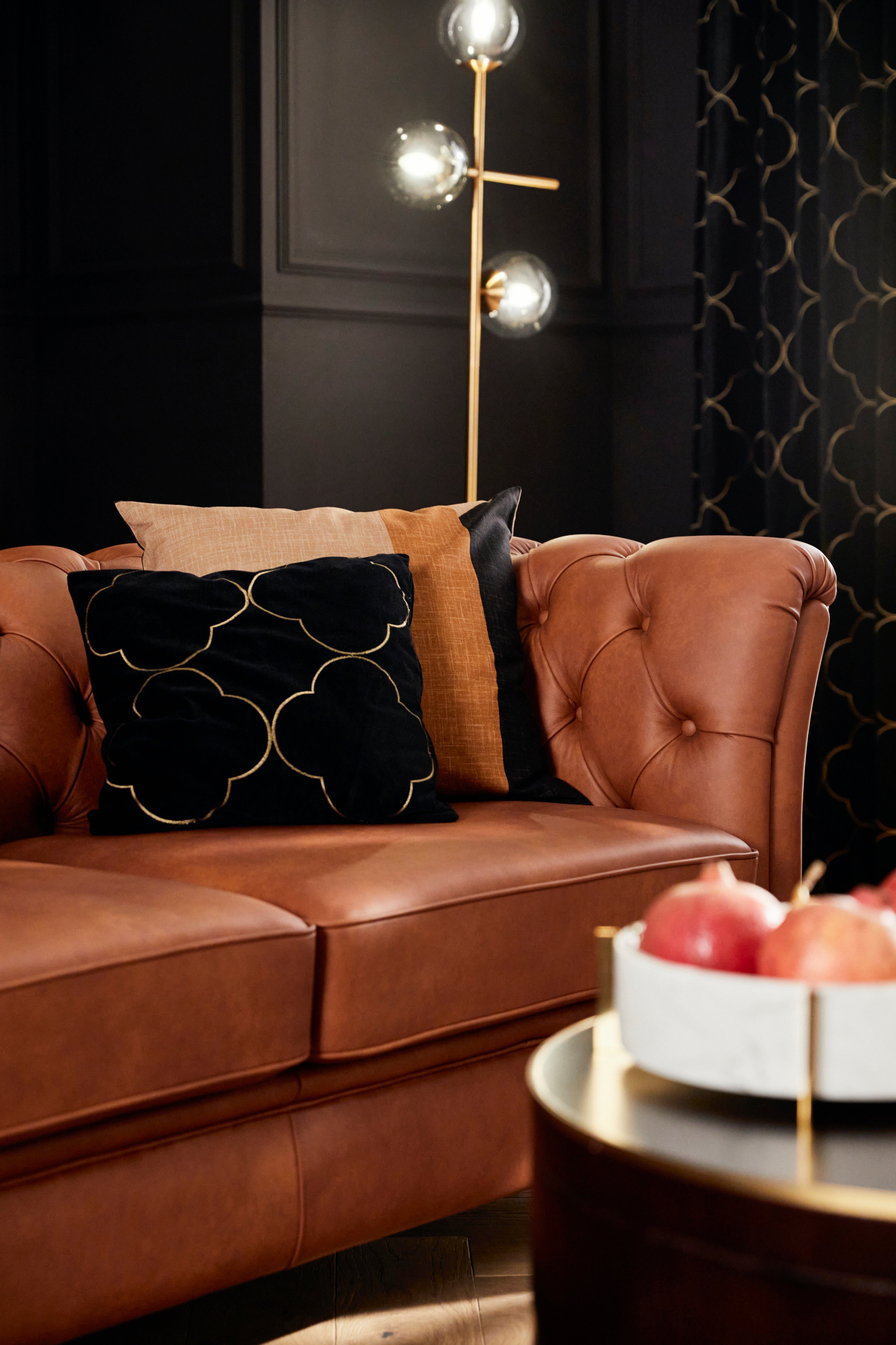 Home affaire Chesterfield-bank Reims met echte chesterfield-capitonnage, uitstekende verwerking