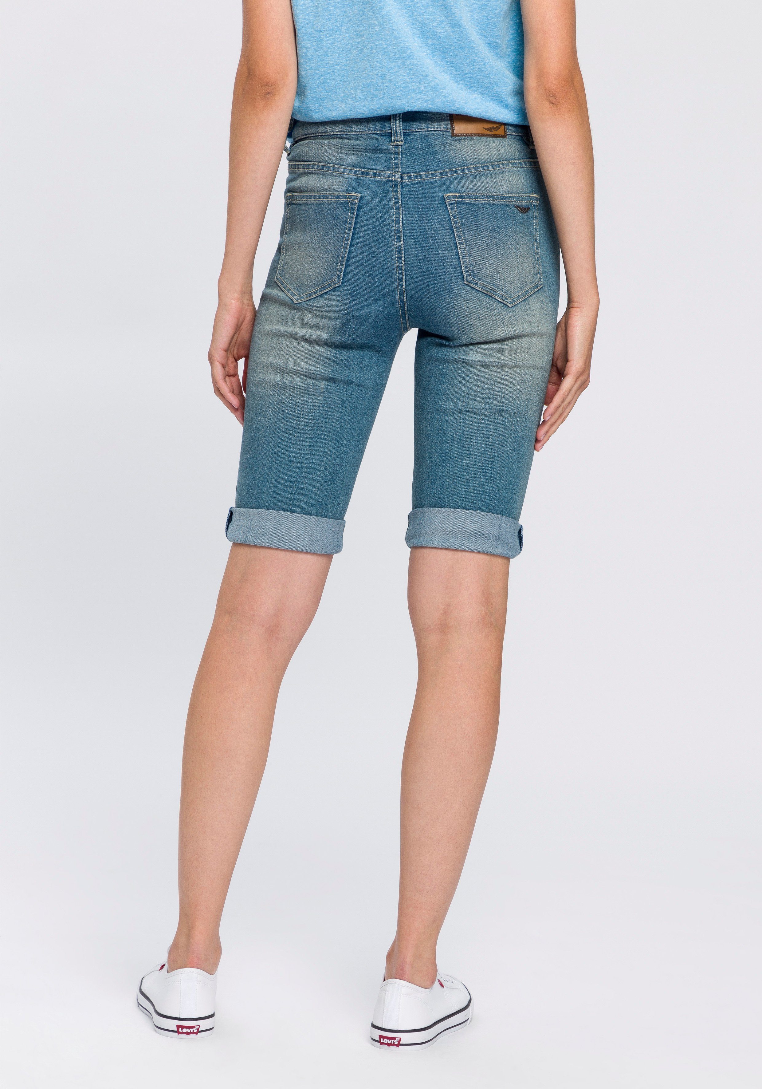 Arizona Jeansbermuda smalle pasvorm, opgerolde zoom, used-wassing, hoge taille