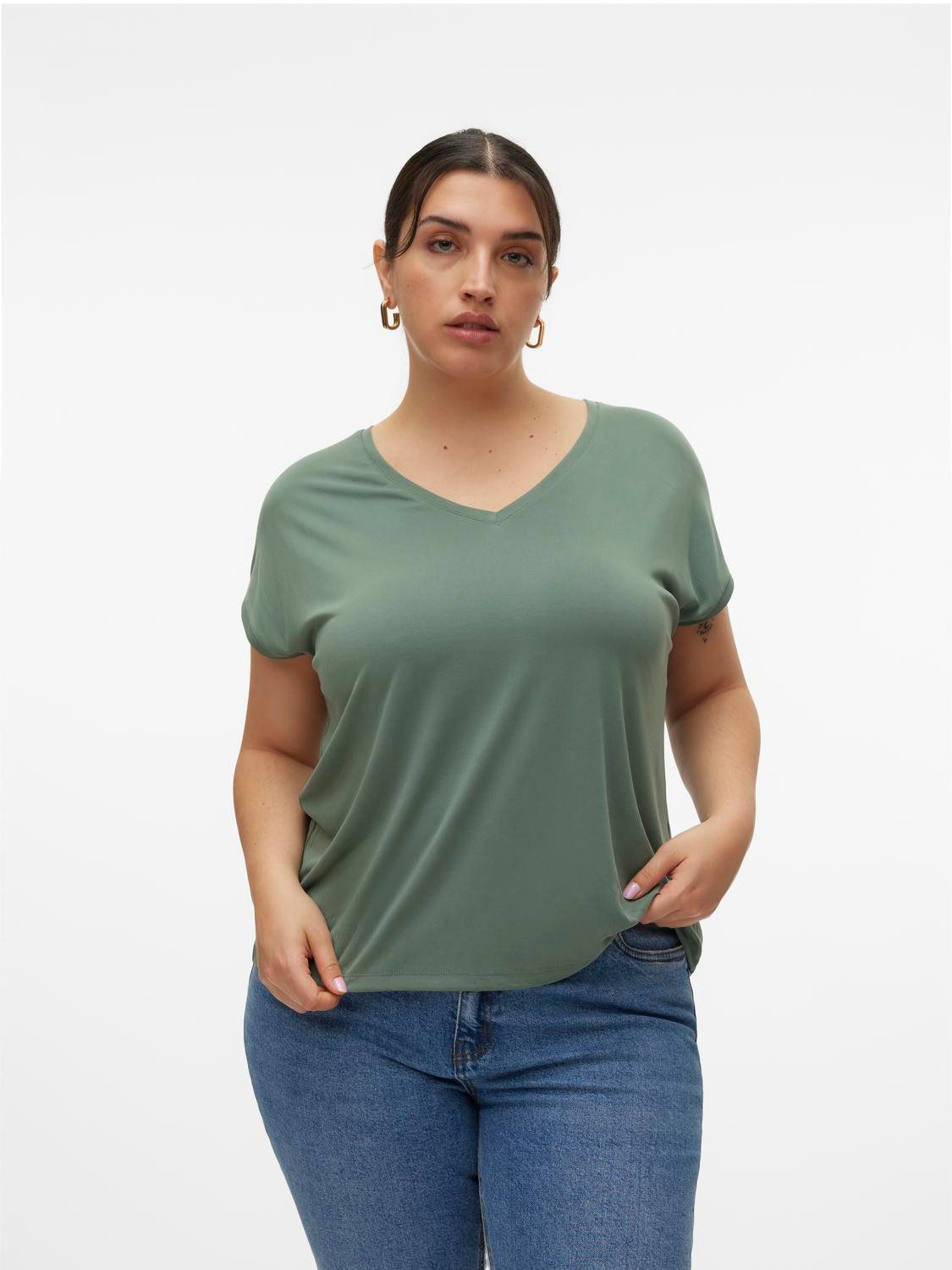Vero Moda Curve Shirt met V-hals VMFILLI SS V-NECK TEE GA CURVE