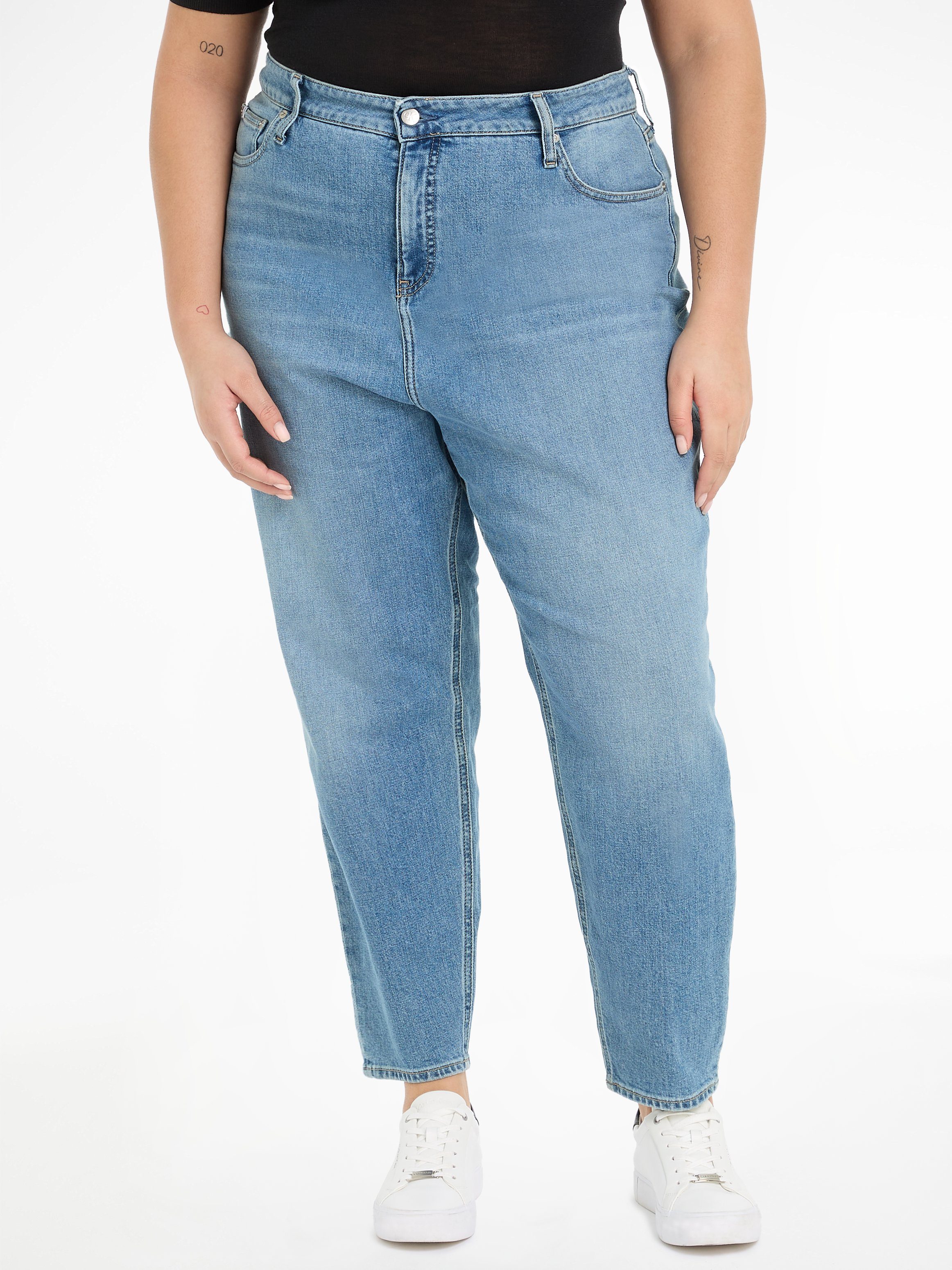 Calvin Klein Jeans Plus Mom jeans MOM JEAN PLUS Grote maten jeans zijn verkrijgbaar in loose fit