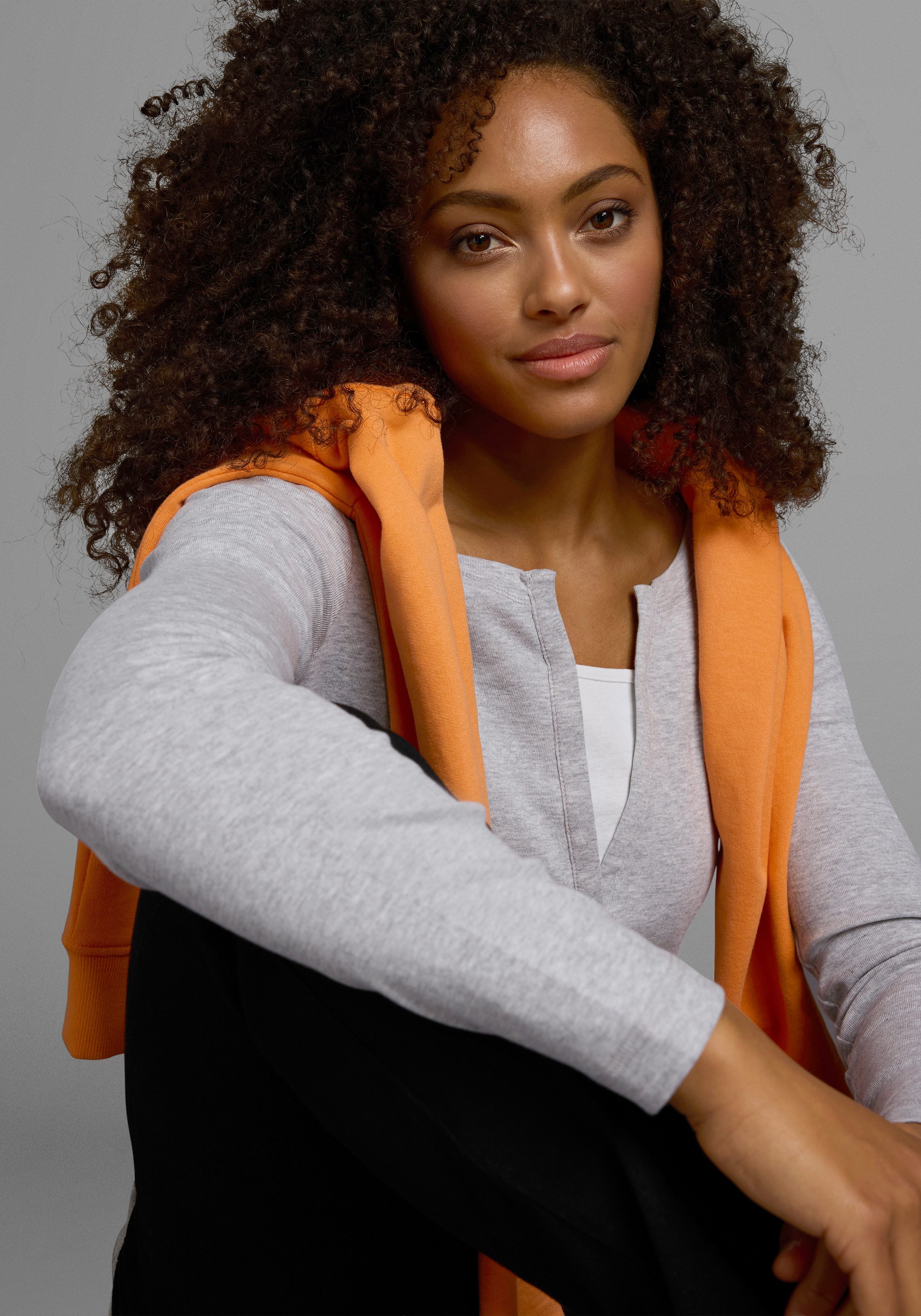Flashlights 2-in-1-shirt met lange mouwen figuurvolgende pasvorm, ronde hals, elastisch materiaal