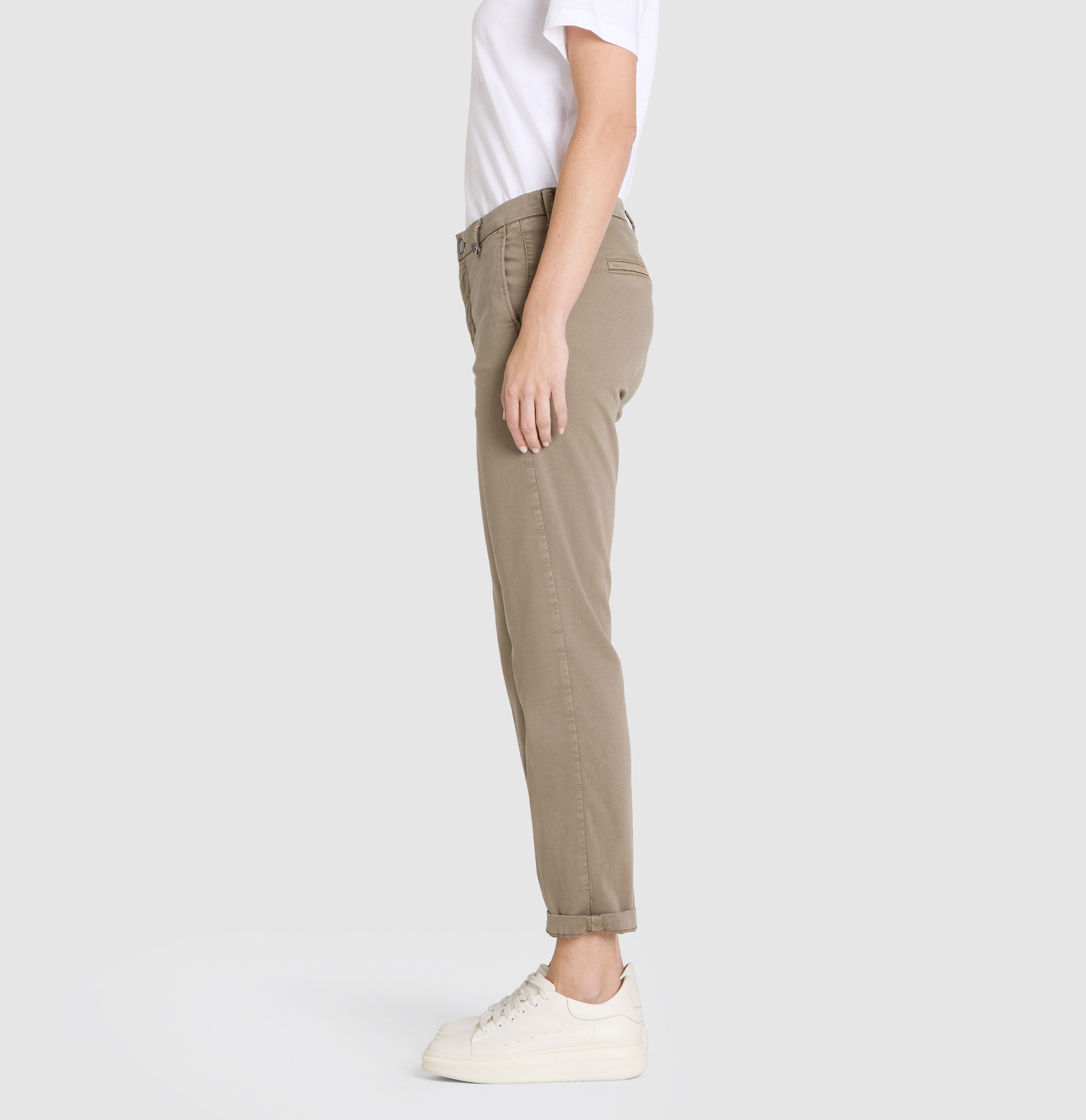 MAC Chino turn up met subtiele glans, elegant en sportief tegelijk