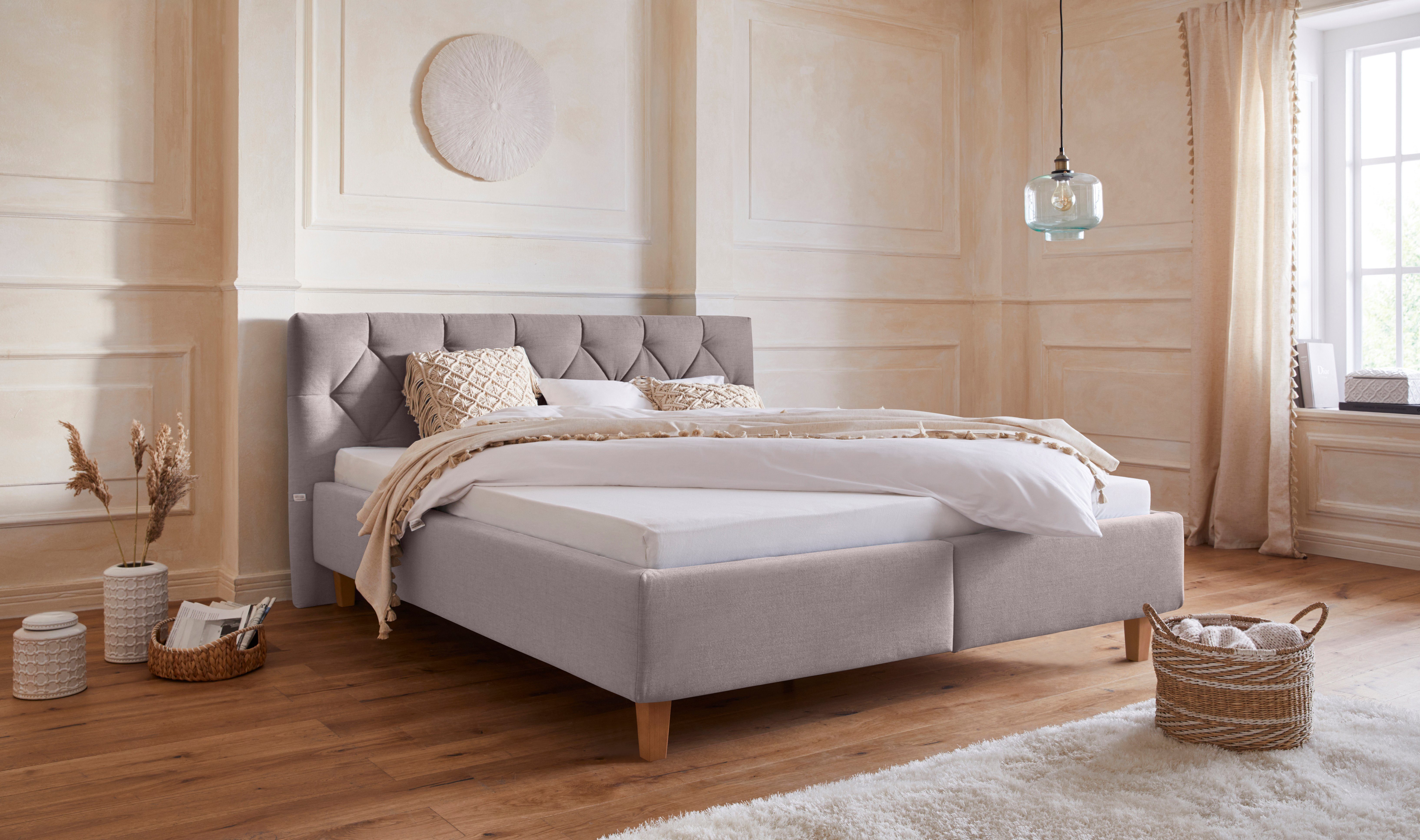 Guido Maria Kretschmer Home&Living Gestoffeerd bed Sunley 100 Kruisstiksel, hoofdbordhoogte 102 cm, zonder of met matras/lattenbodem