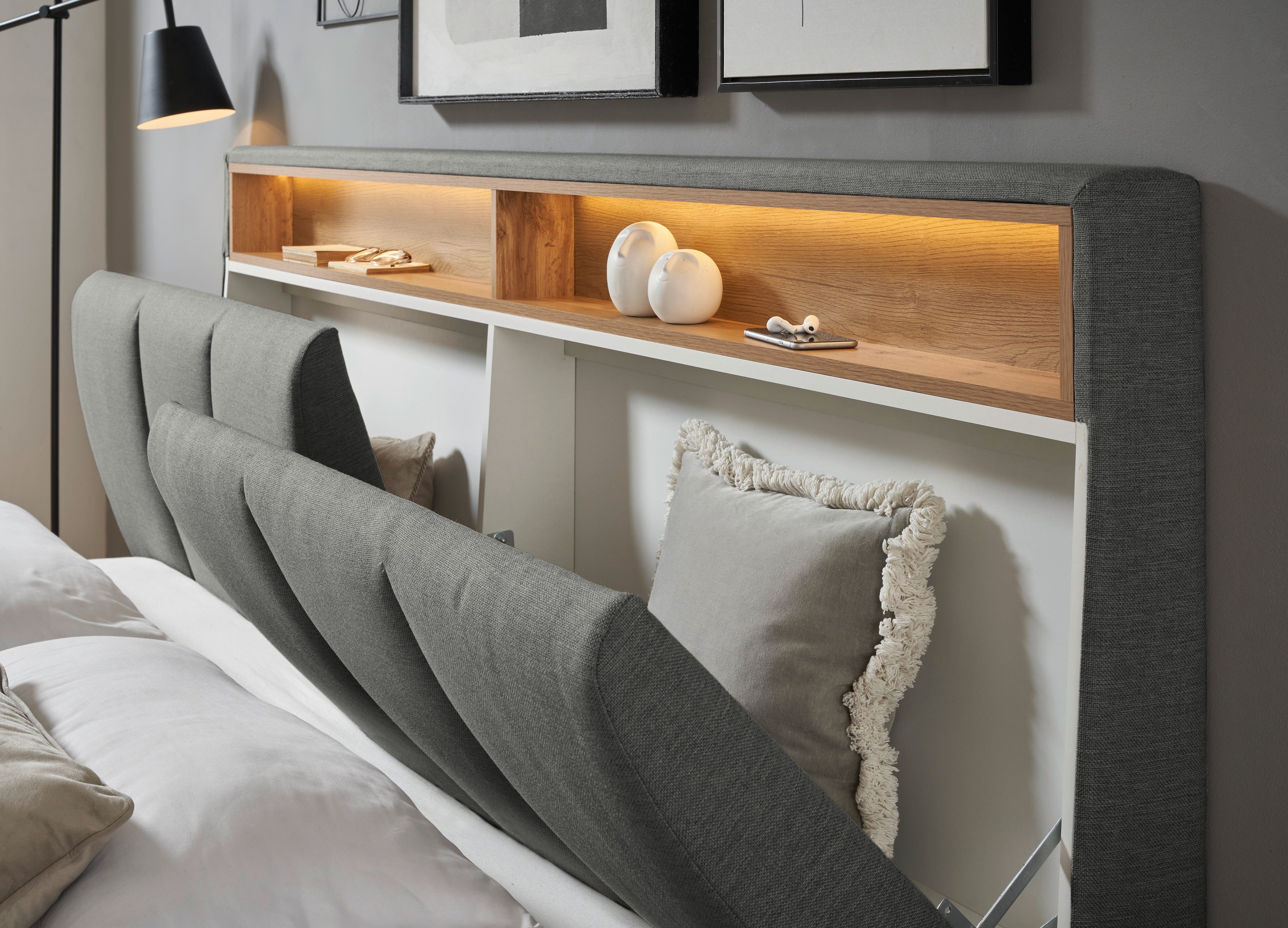 INOSIGN Gestoffeerd bed CiTY/GiRON,, gepolsterd opbergbed, met LED-verlichting Bedkisten met hondenbed of als opbergruimte, opklapbare hoofdeinden
