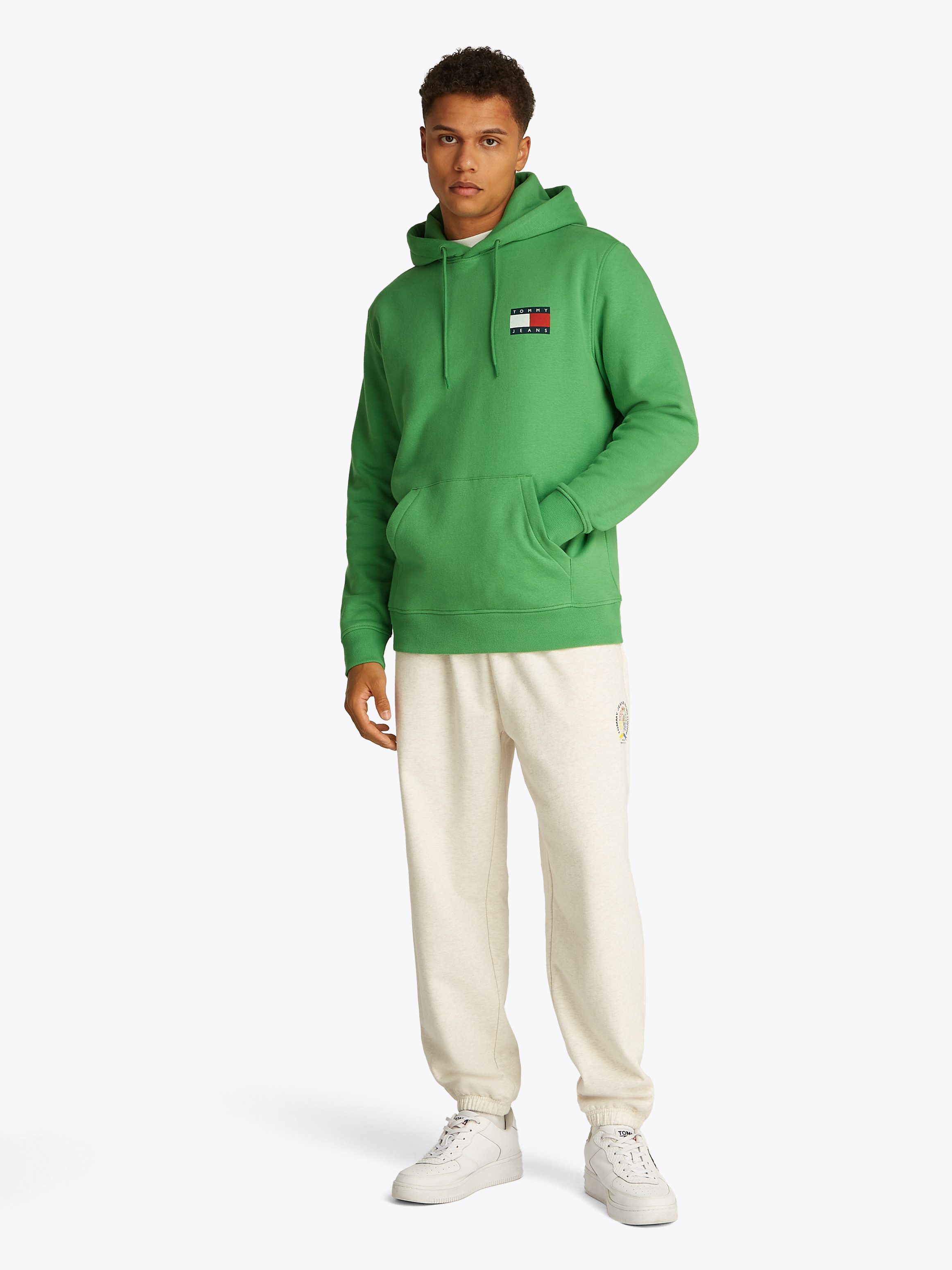 TOMMY JEANS Sweatshirt TJM REG ESSENTIAL FLAG HOOD EXT met bedrukte merklogo op borsthoogte