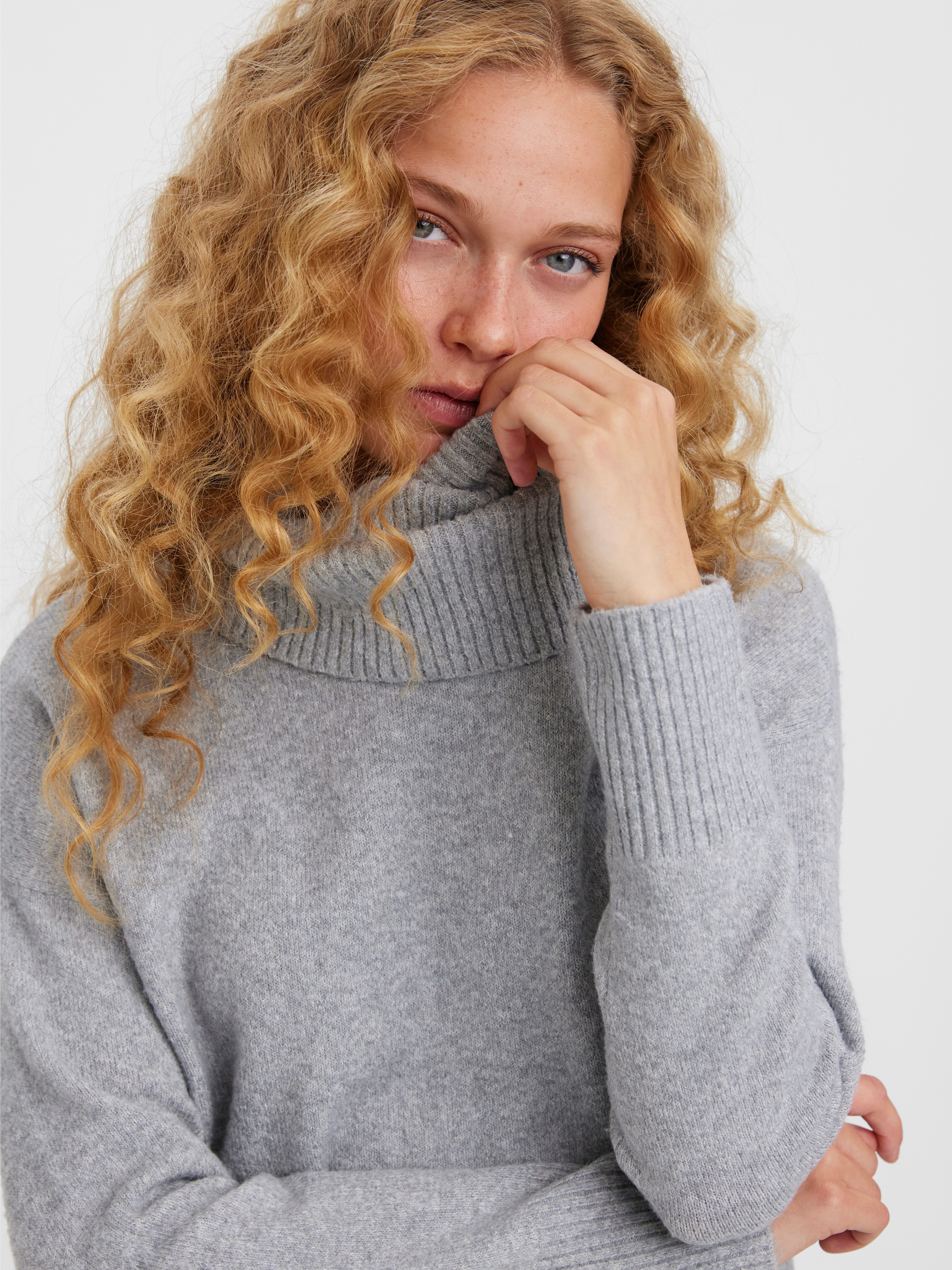 Vero Moda Coltrui VMDOFFY LS COWLNECK BLOUSE GA NOOS