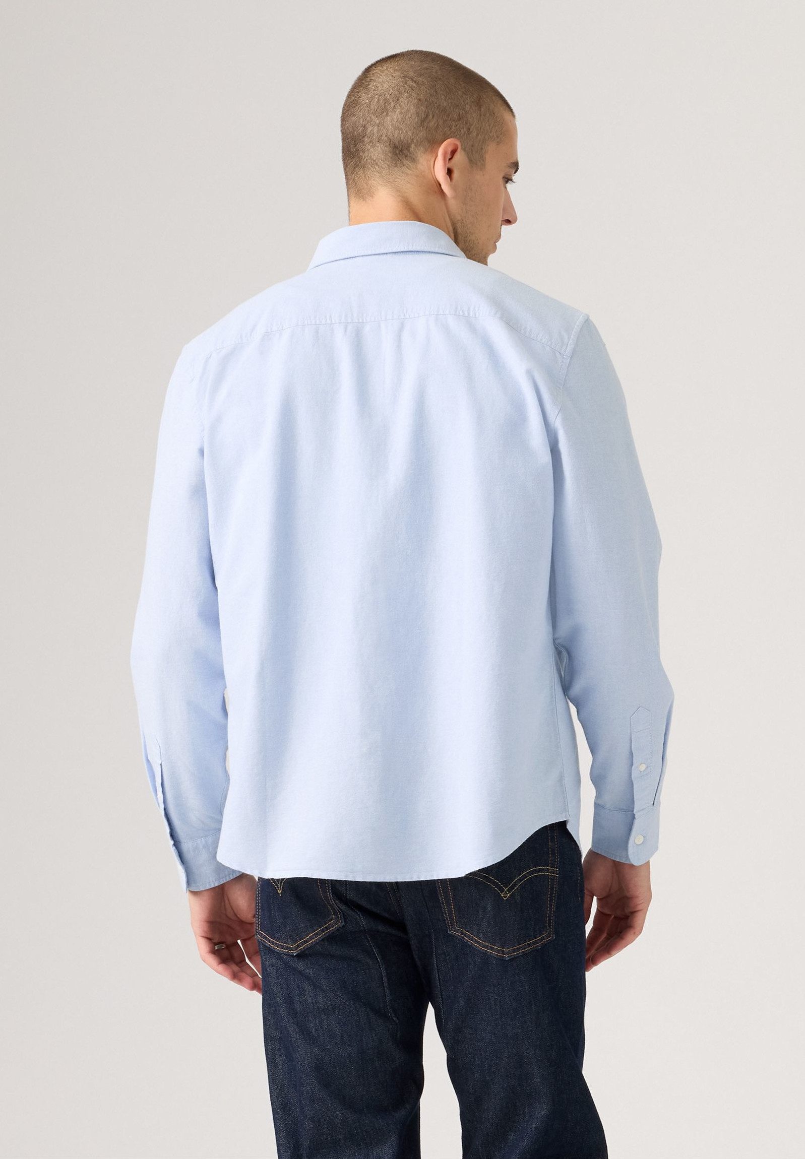 Levi's® Overhemd met lange mouwen AUTHENTIC BUTTON DOWN met ton-in-ton logo-borduursel op de borst
