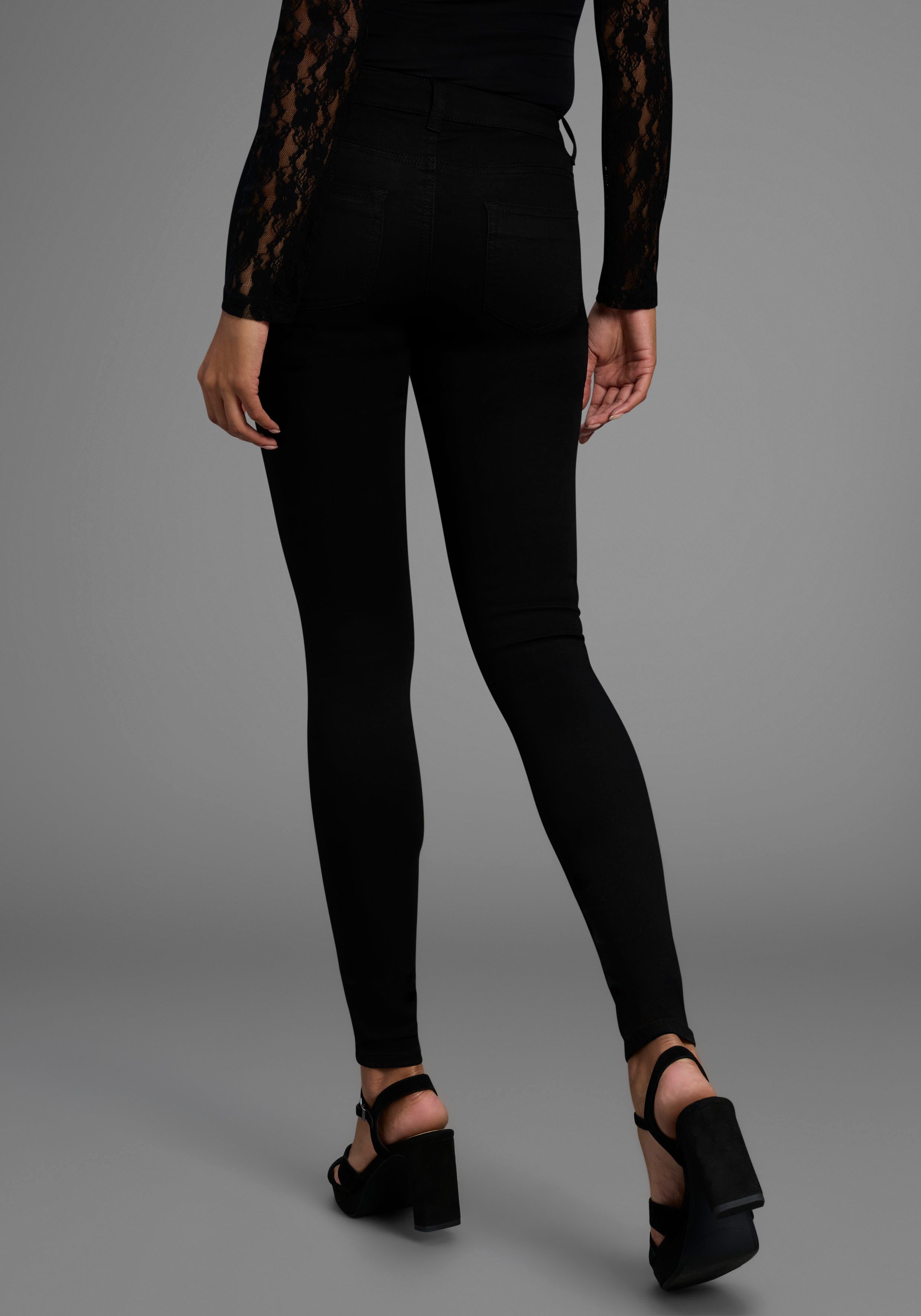 Arizona Skinny fit jeans Ultra Stretch skinny-fit, met used-look-crinkles, lage taille