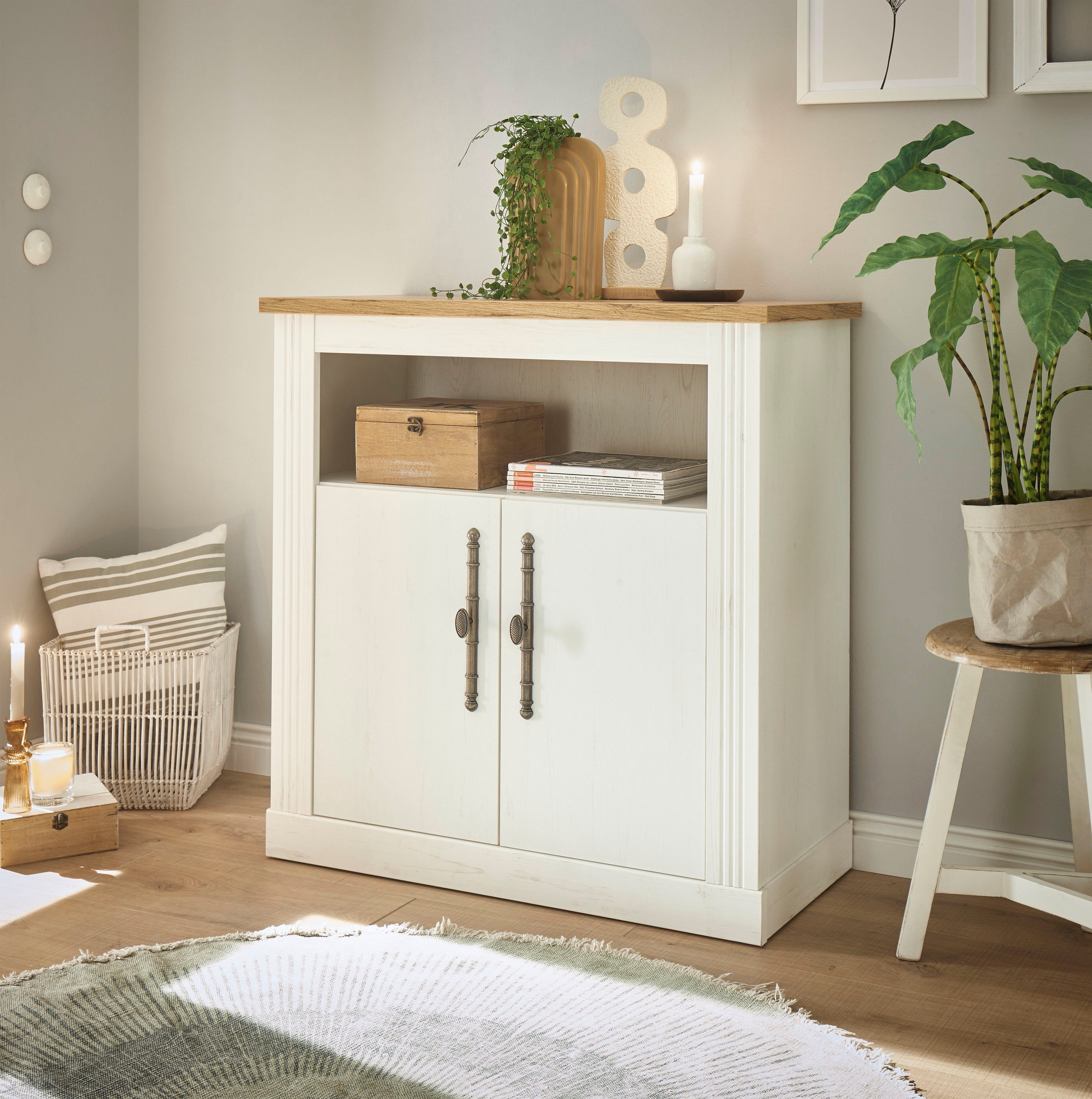 Home affaire Kast Westminster in romantische landelijke stijl