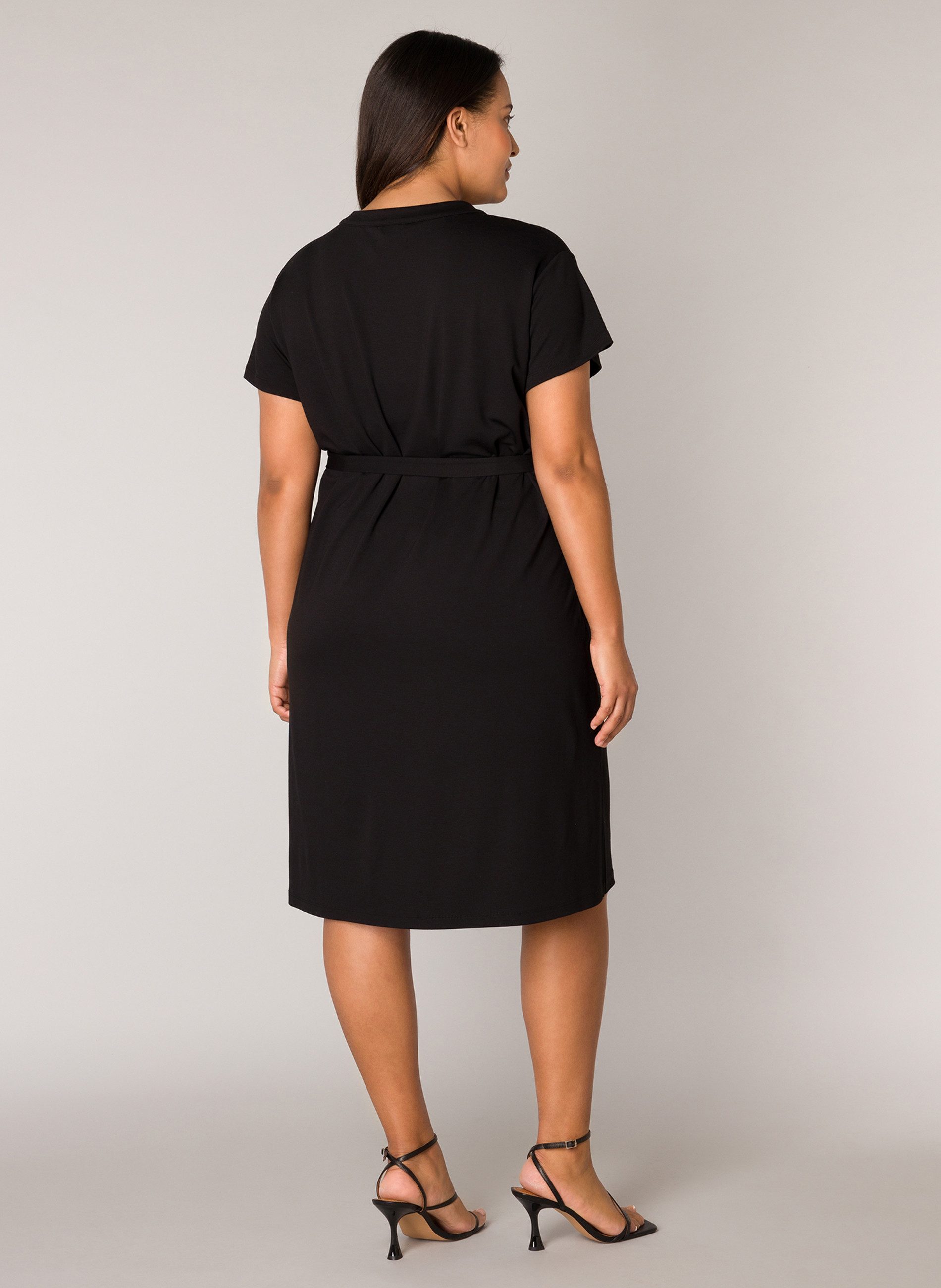 Base Level Curvy Zomerjurk met een bindceintuur