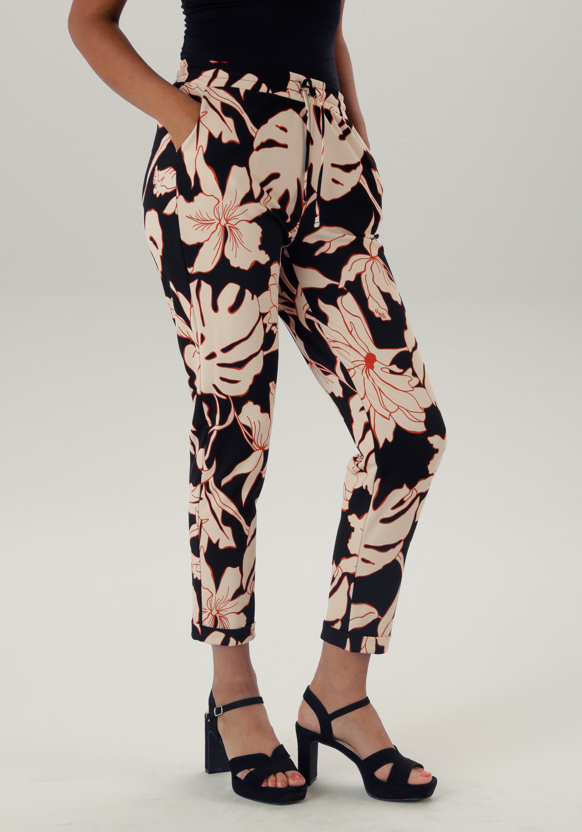 Aniston SELECTED Comfortbroek met grootschalig en abstract bloemenpatroon - nieuwe collectie