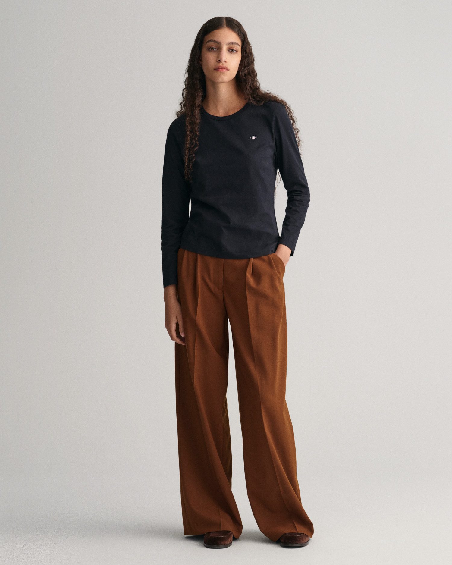 Gant Shirt met lange mouwen REG SHIELD LS T-SHIRT klein logoborduursel op borsthoogte