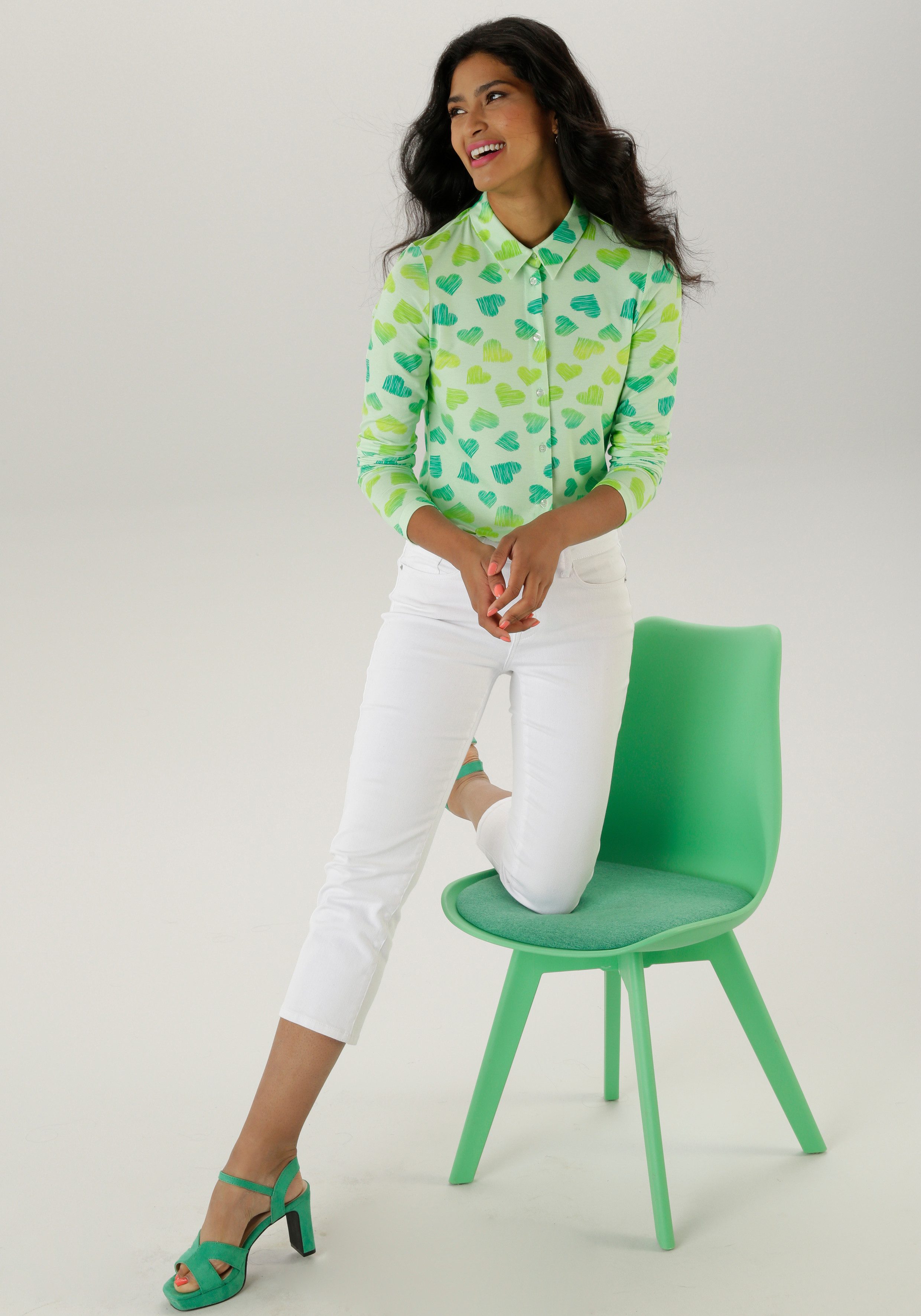 Aniston SELECTED Overhemdblouse met hartenprint allover - nieuwe collectie