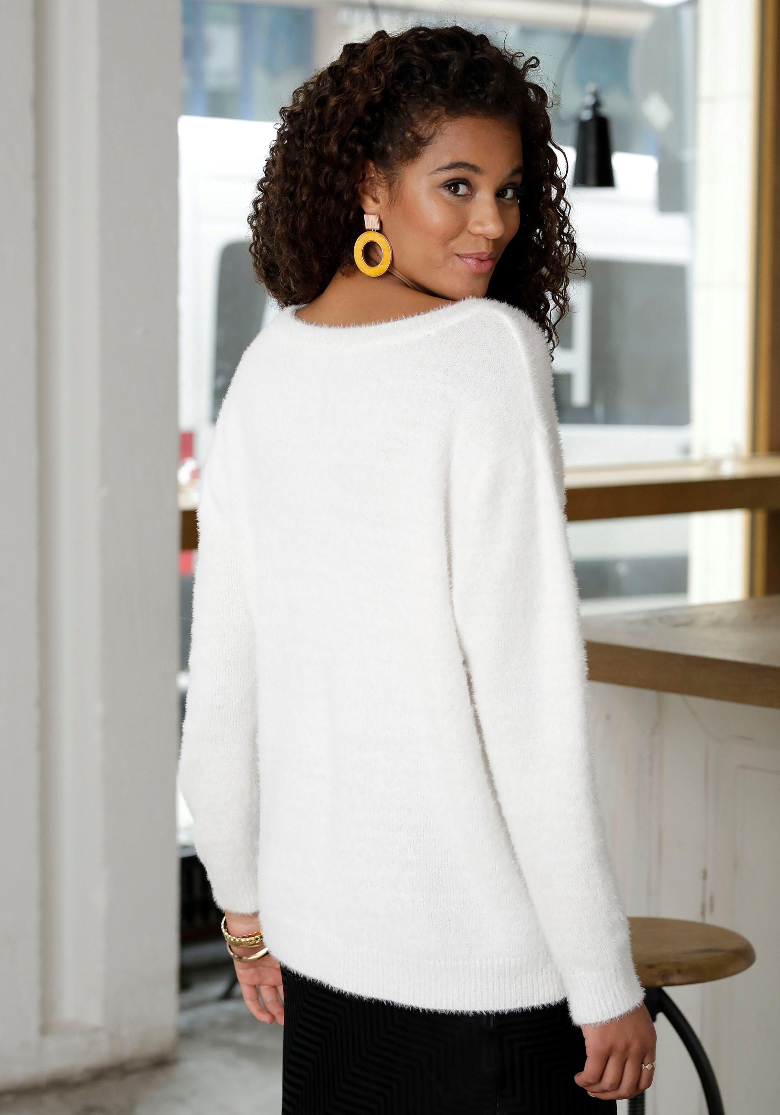 Lascana Trui met ronde hals met pluche-effect losse damestrui basic