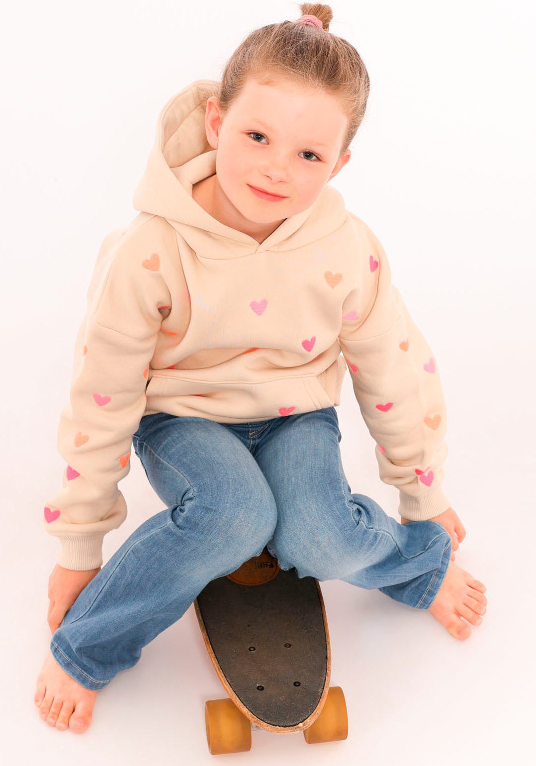 Zwillingsherz Hoodie Hearts Kids met geborduurde harten allover voor meisjes