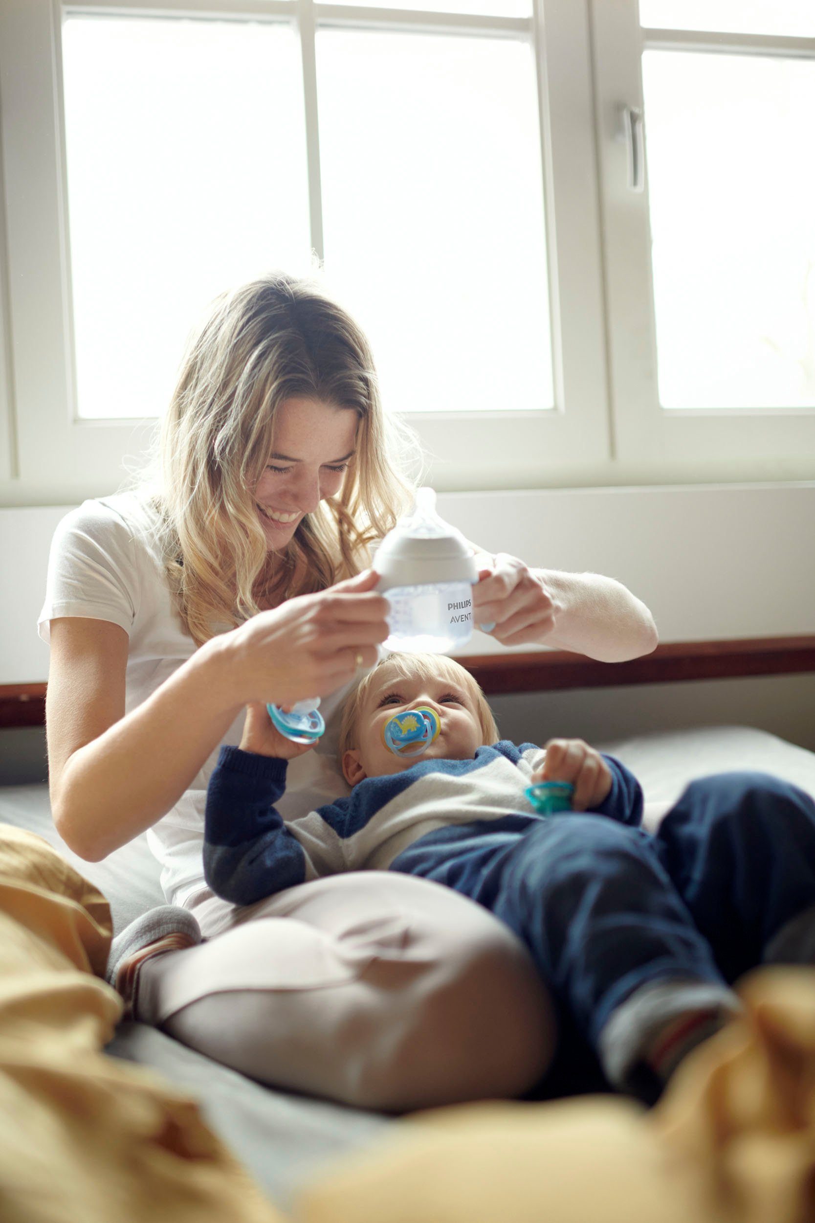 Philips AVENT Babyfles Natural Response SCF263/61 met leergrepen, 125 ml, vanaf 6 maanden