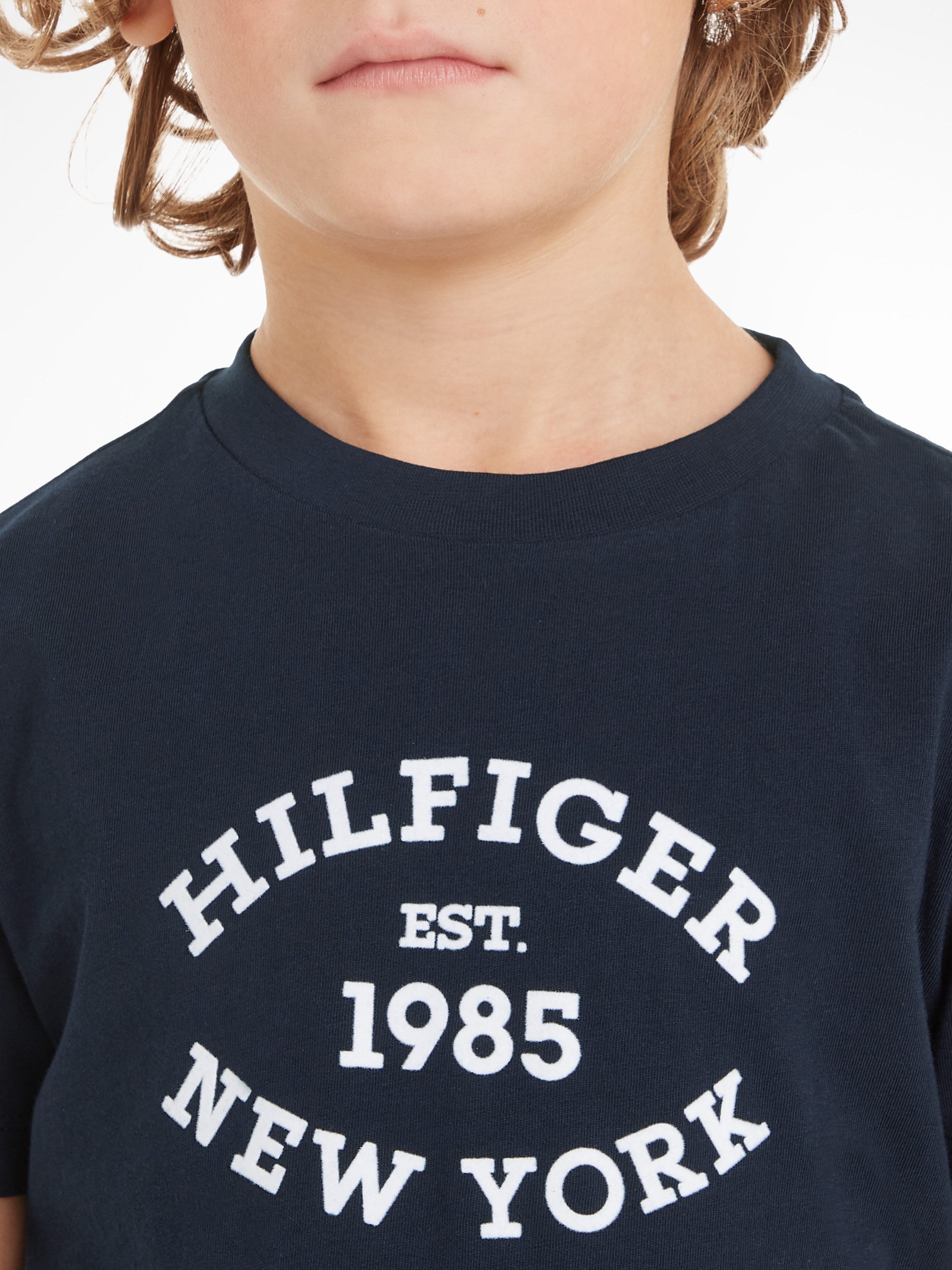 Tommy Hilfiger Shirt met korte mouwen MONOTYPE FLOCK REGULAR TEE SS Kinderen tot 16 jaar met logo-opdruk