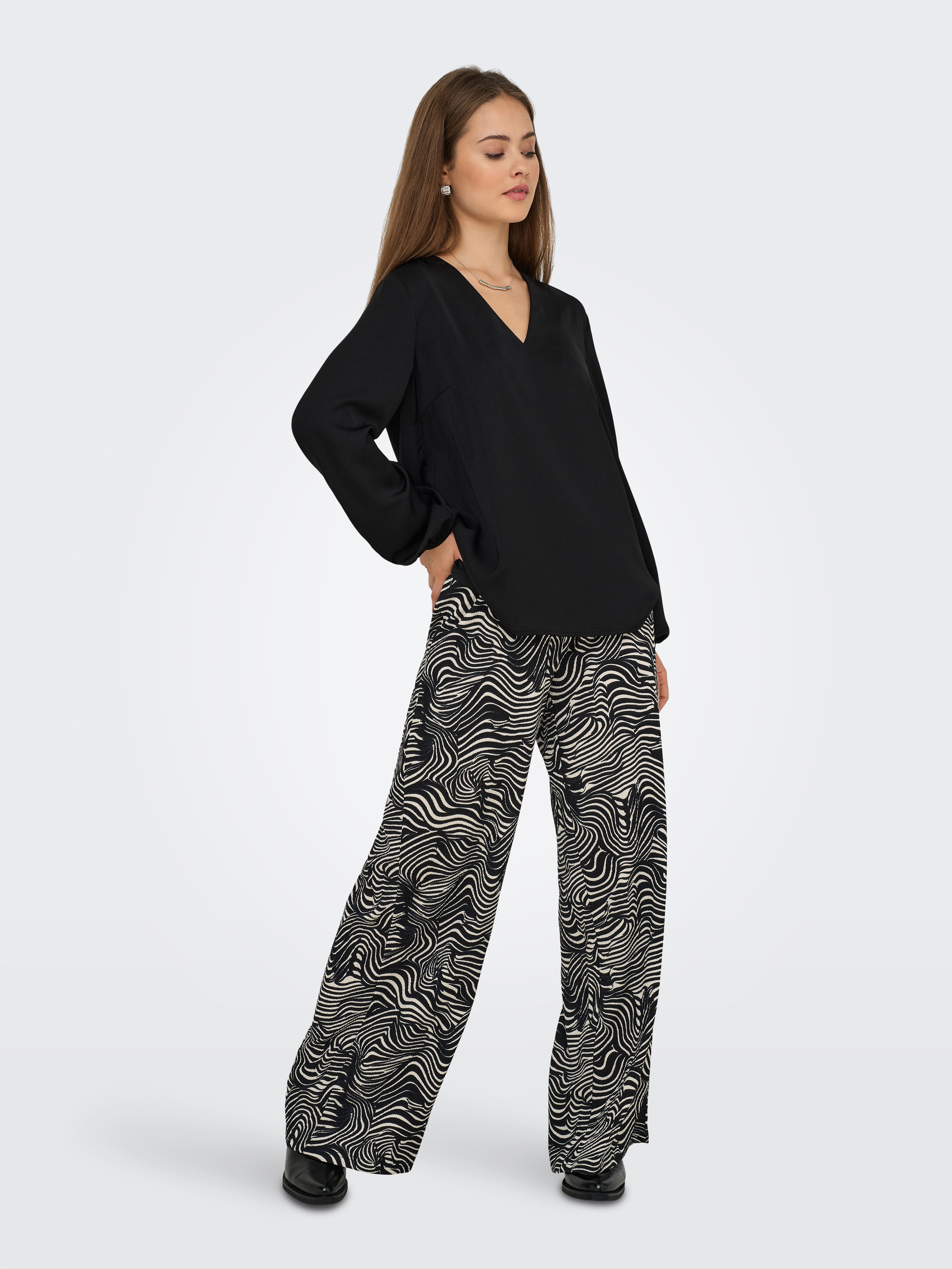 Only Shirt met lange mouwen ONLLUCY LIFE LS V-NECK TOP WVN