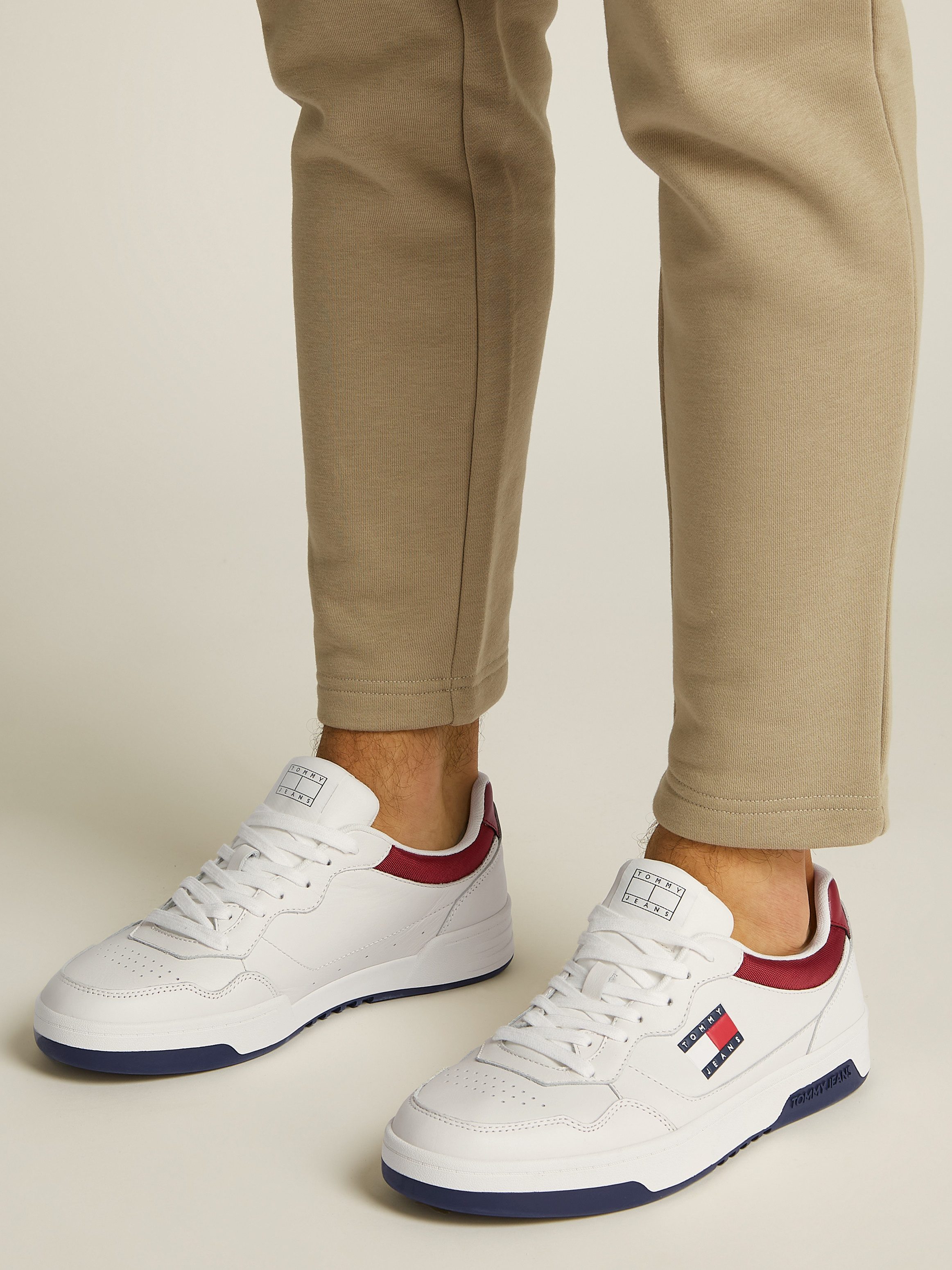 TOMMY JEANS Plateausneakers (NEW) TJM CUPSOLE LEATHER ESS , vrijetijdsschoen, lage schoen, veterschoen in basket-look