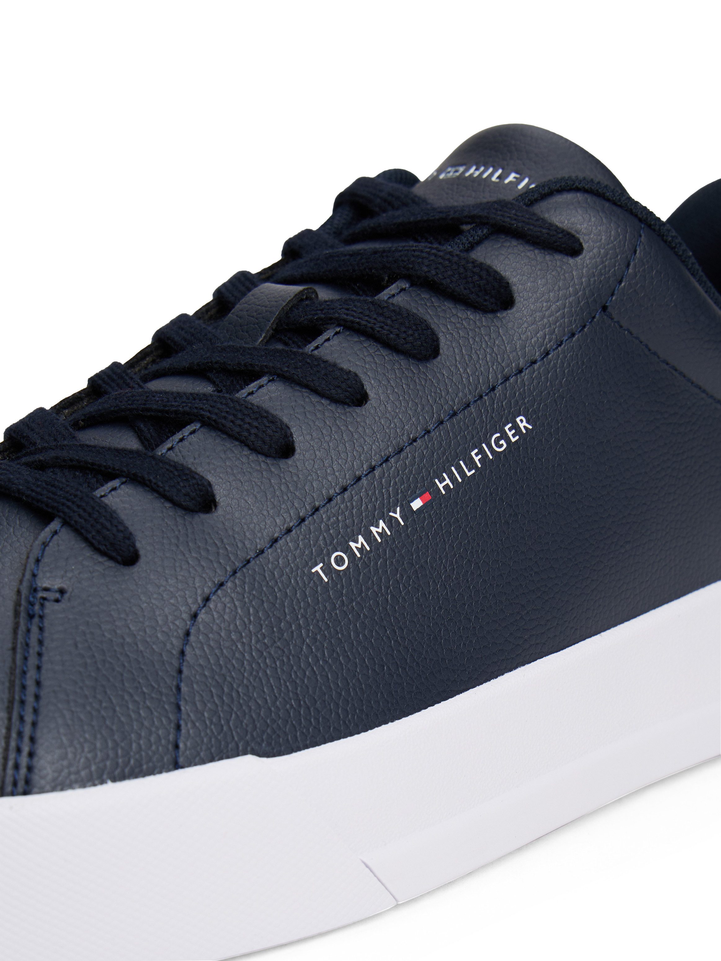 Tommy Hilfiger Sneakers TH COURT LTH DETAIL ESS , vrijetijdsschoen, lage schoen, veterschoen met zijlijk logo-opdruk