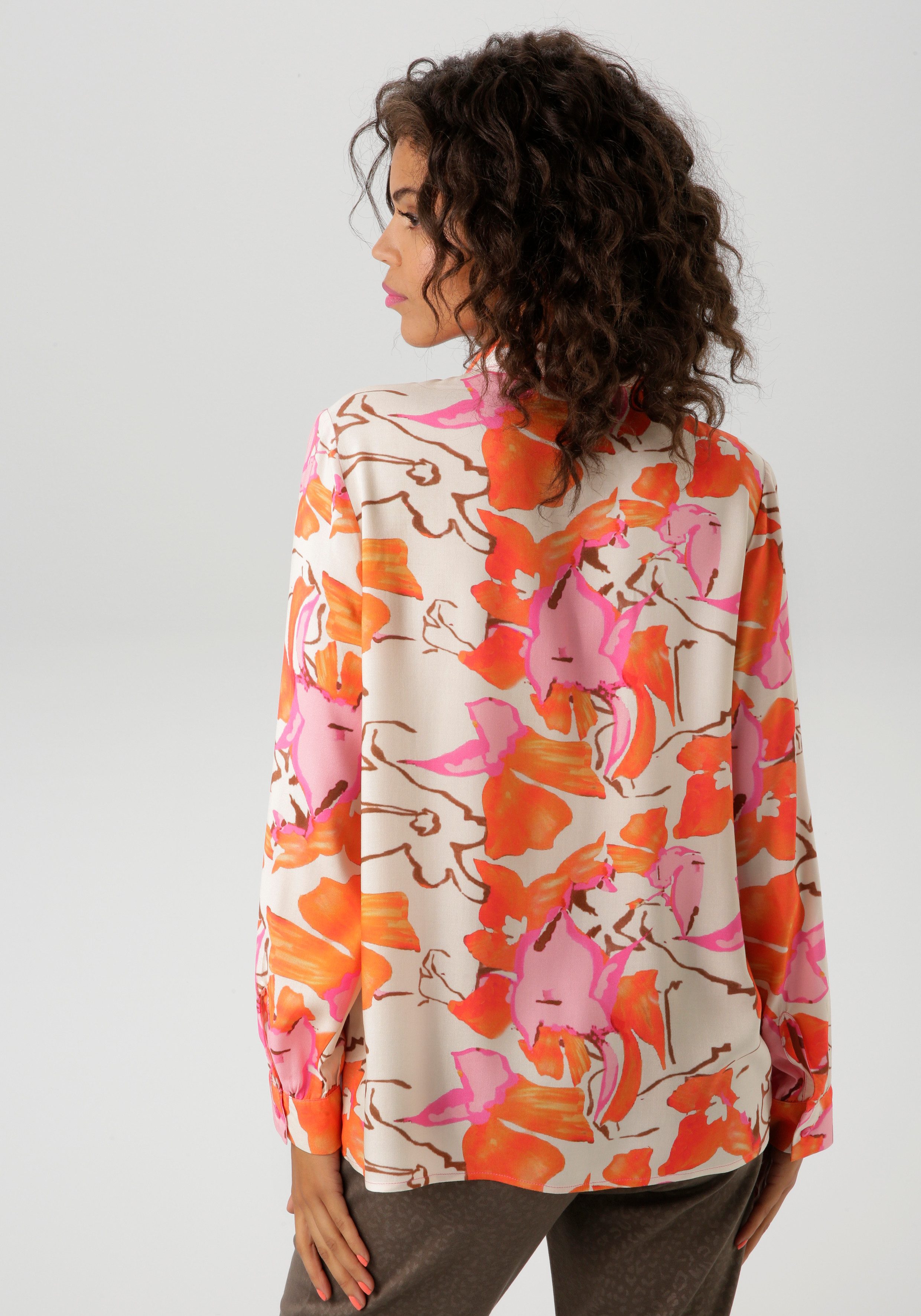 Aniston CASUAL Overhemdblouse met grootschalige, grafische bloemenprint - nieuwe collectie