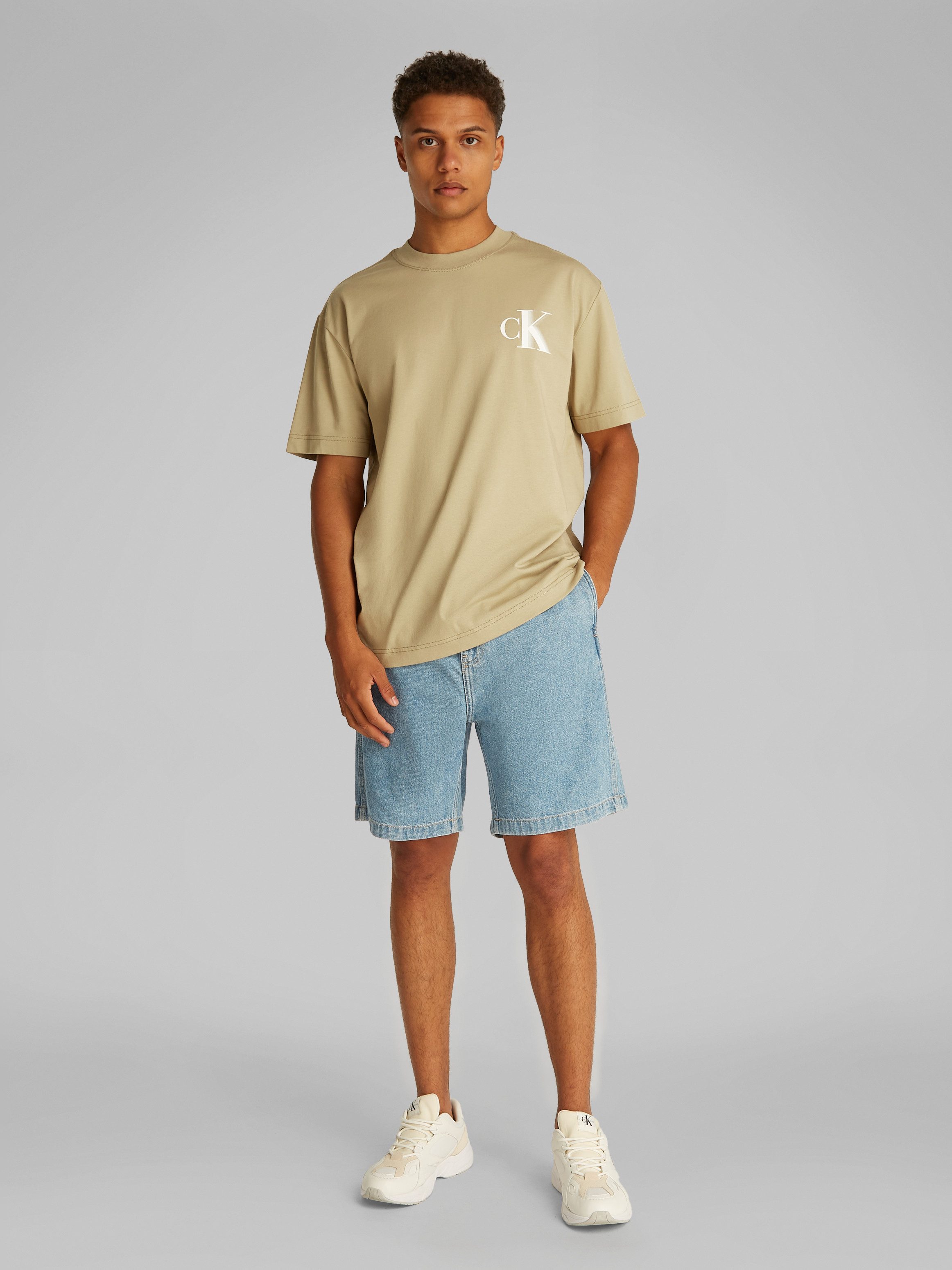 Calvin Klein T-shirt BOLD CK TEE met groot logo op de rug