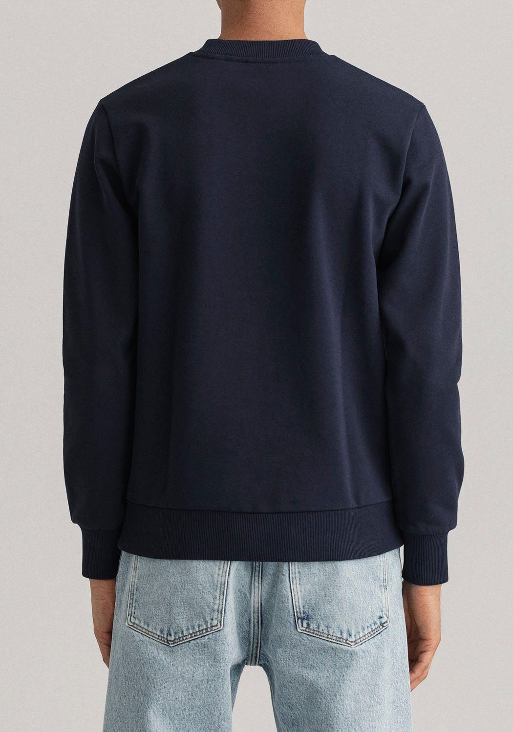 Gant Sweatshirt D1. TONAL ARCHIVE SHIELD C-NECK met logoborduursel op borsthoogte