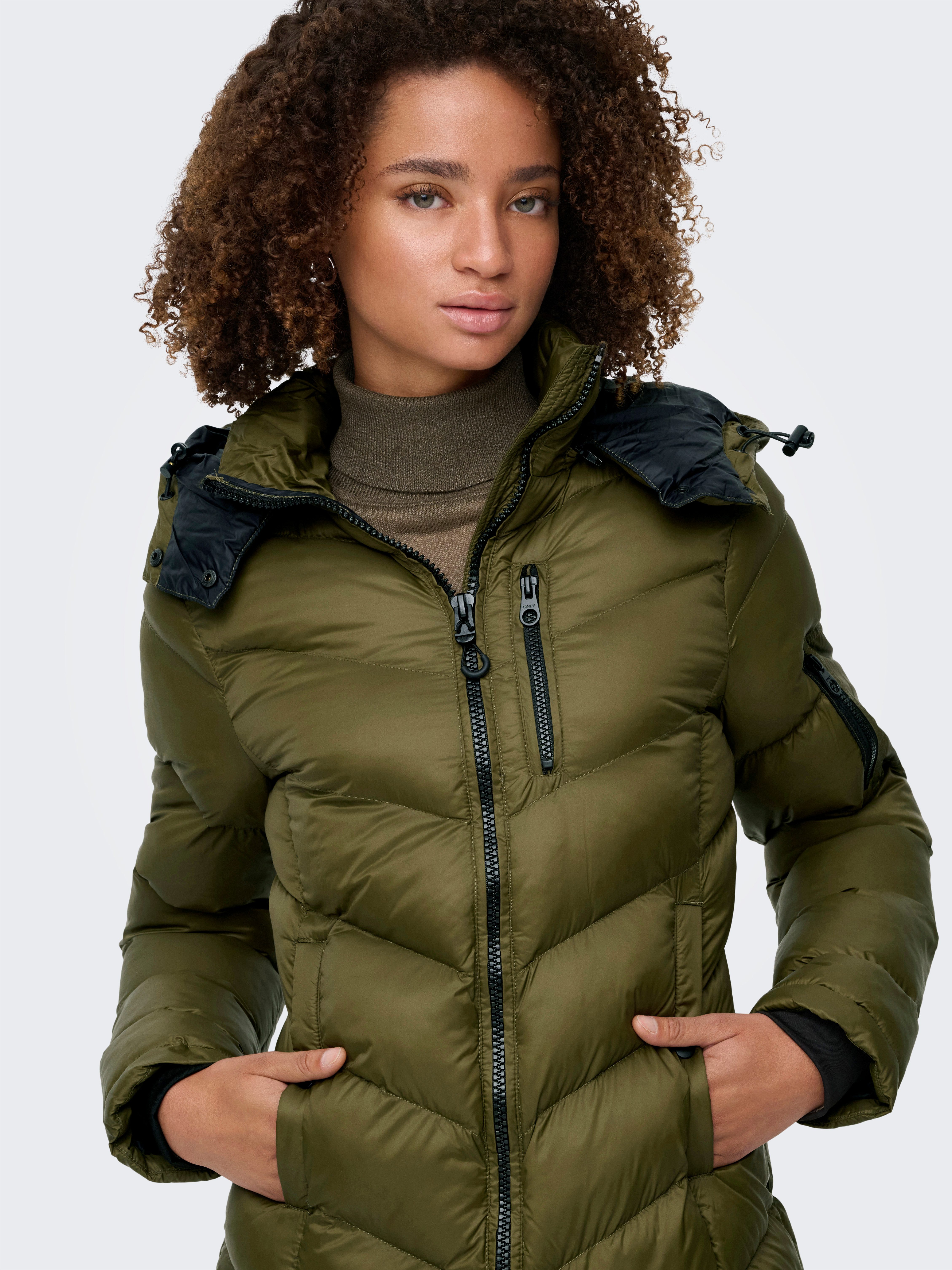 Only Gewatteerde jas ONLTAHIA LW QUILTED COAT CC OTW
