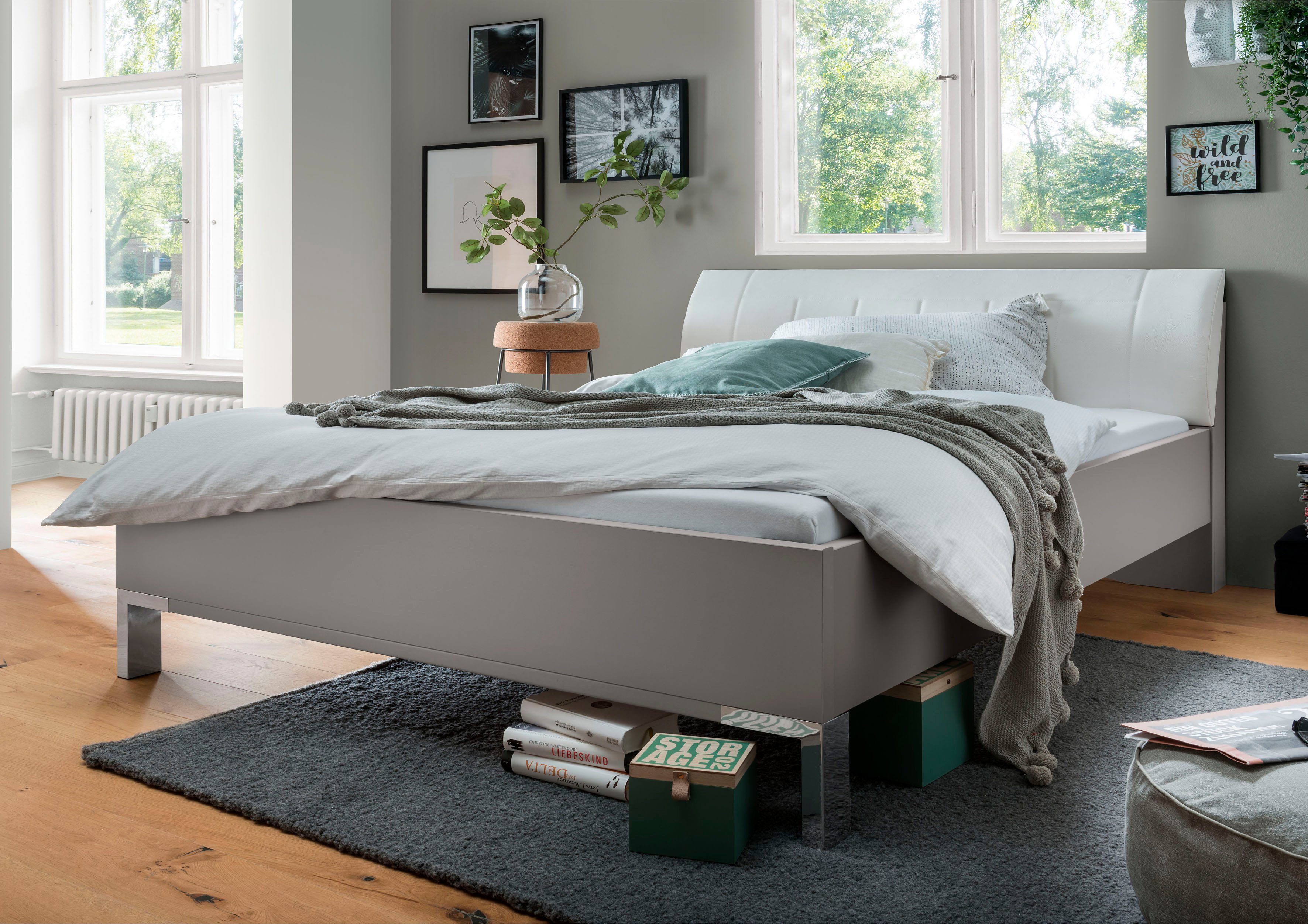 WIEMANN Futonbed Monaco, Bedframe, Bedframe, comfortabel gestoffeerd hoofdbord Gestoffeerd hoofdeinde van kunstleer, verschillende maten, in comforthoogte