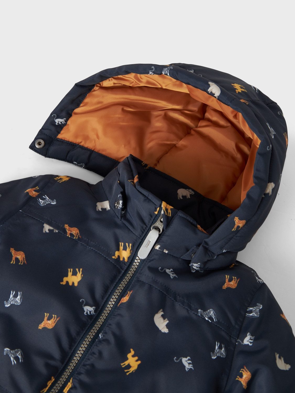 Name It Outdoorjack NMMMAX JACKET AOP NOOS met decoratieve, reflecterende details
