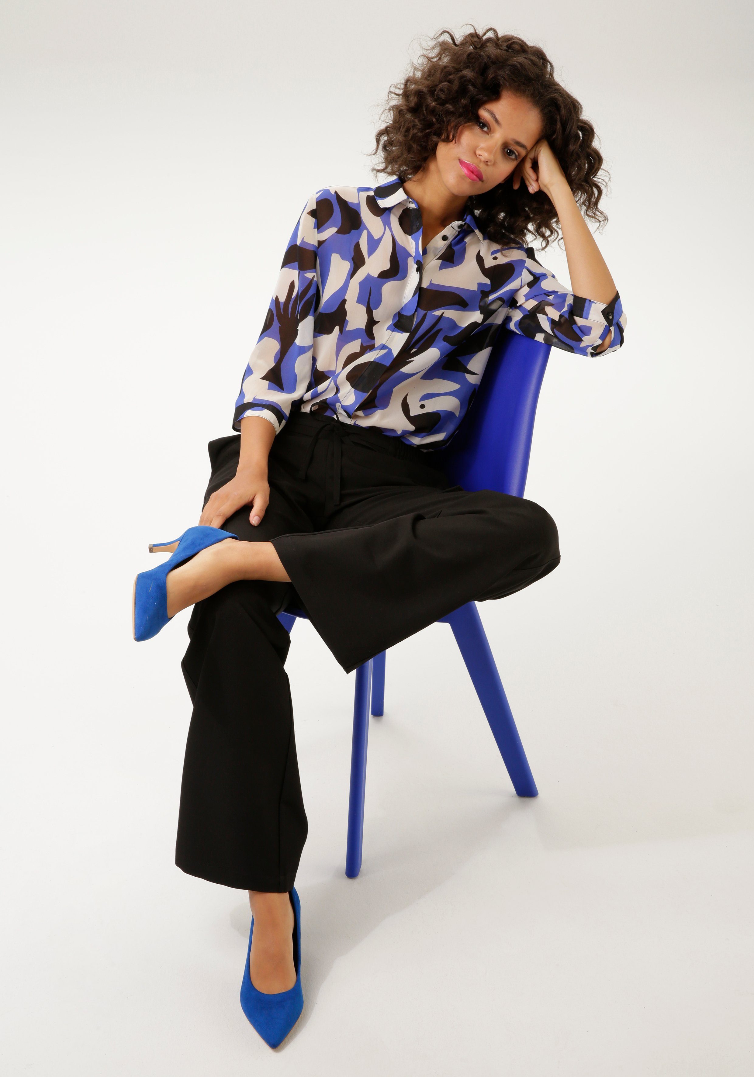 Aniston CASUAL Overhemdblouse met krachtige grafische print