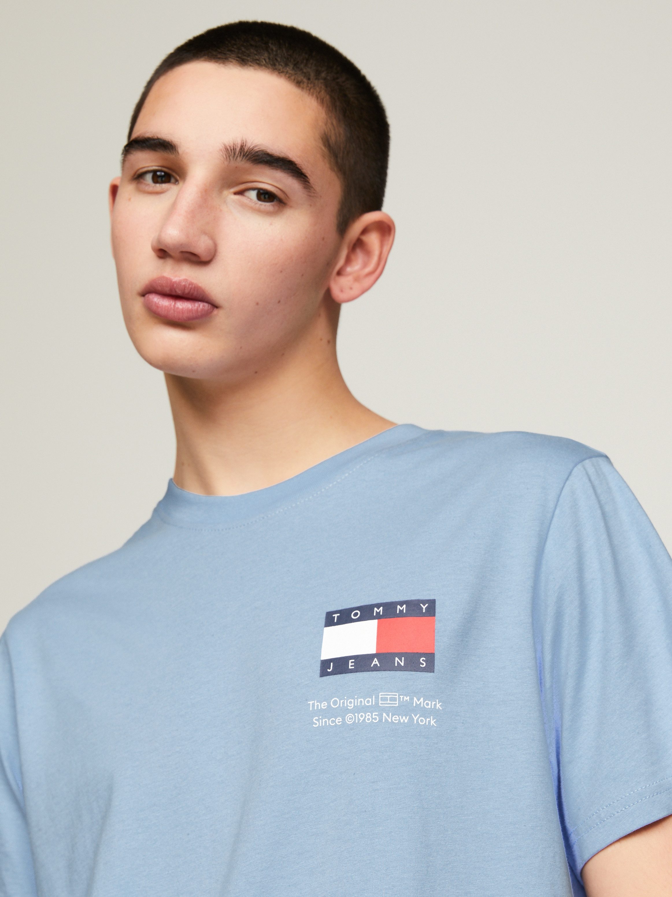 TOMMY JEANS T-shirt TJM SLIM ESSENTIAL FLAG TEE EXT