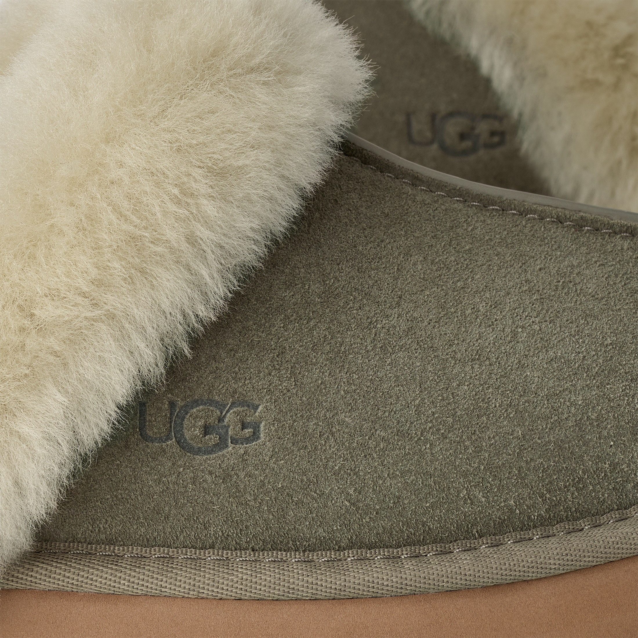 UGG Pantoffels DISQUETTE Huisslippers, huisschoen, klomp met trendy plateau