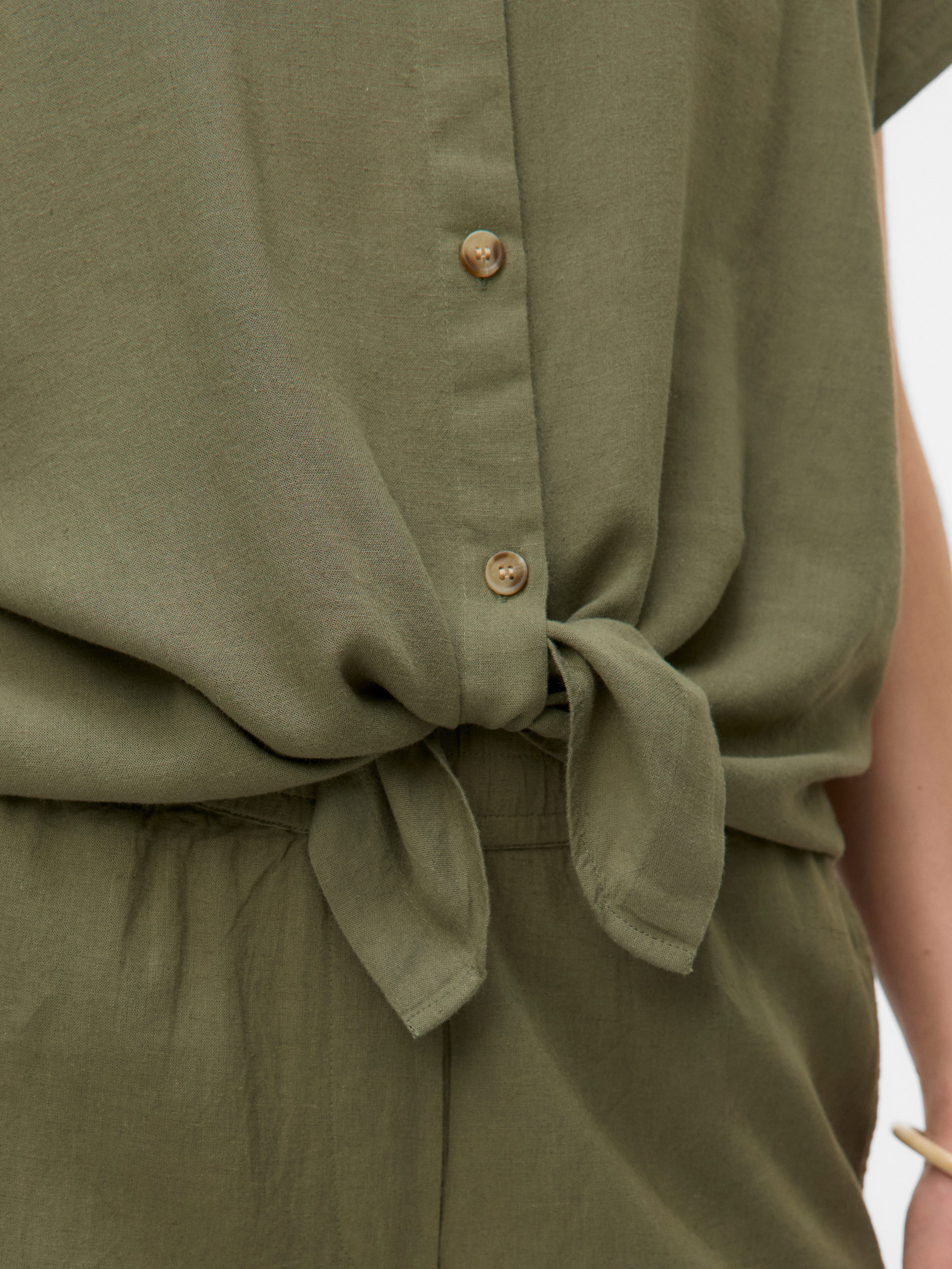 Vero Moda Blouse met korte mouwen VMTHEA SS TIE SHIRT WVN NOOS