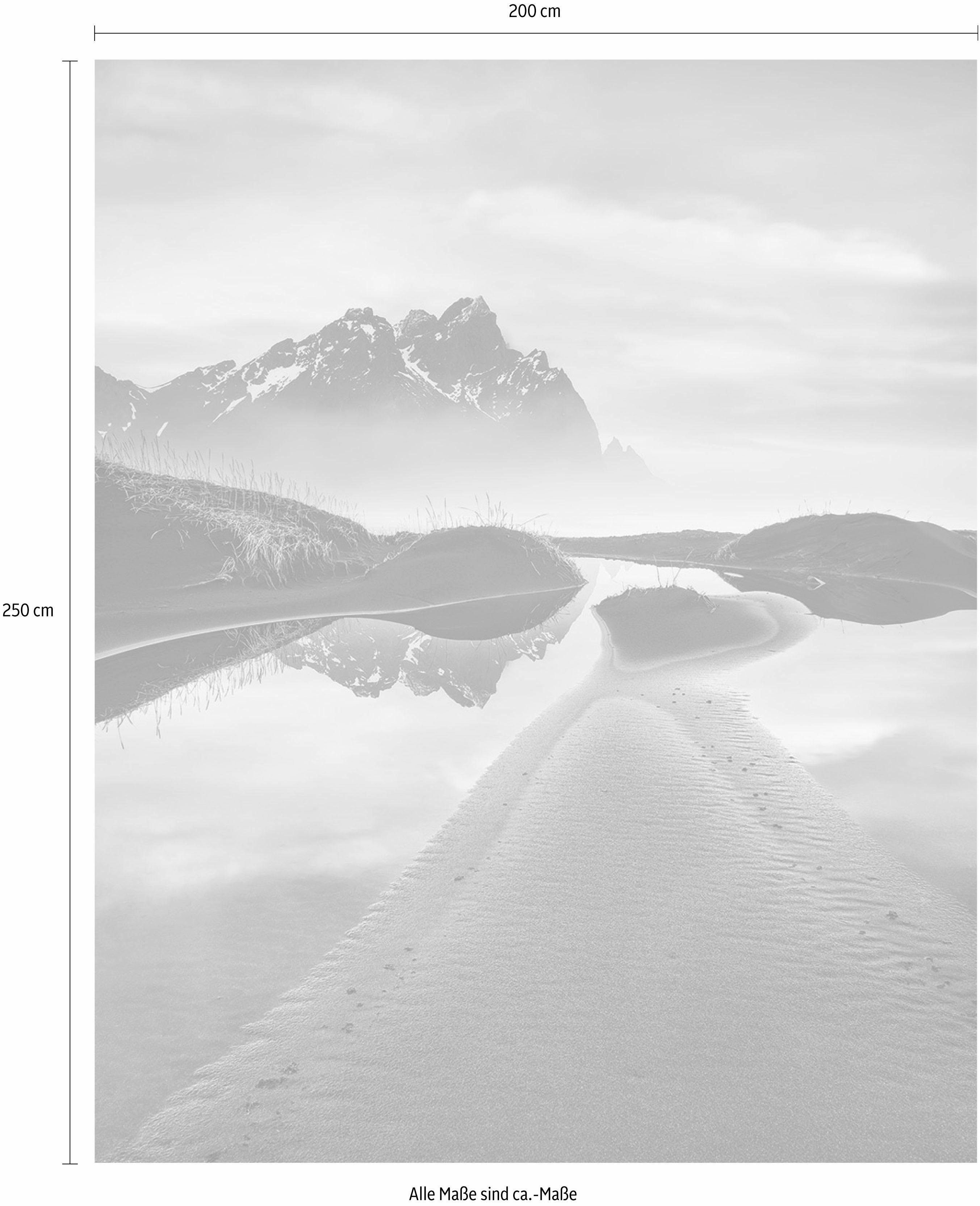 Komar Vliesbehang Digitale print vlies - Glowing Vestrahorn - Afmeting 200 x 250 cm (1 stuk)