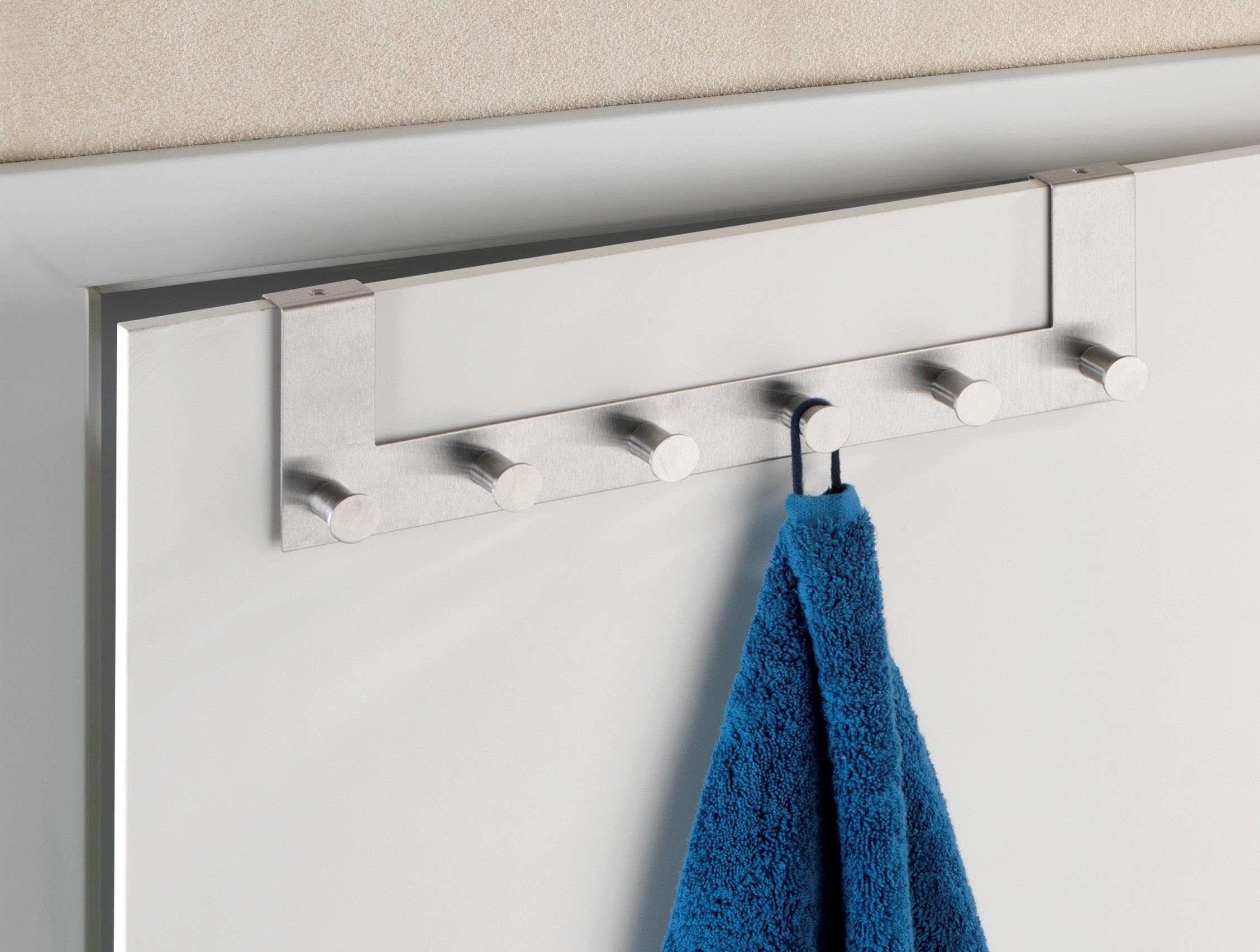 WENKO Deurhaak Model Celano Deurgarderobe, haaklijst met 6 haken, voor een deurprofiel van 2 cm