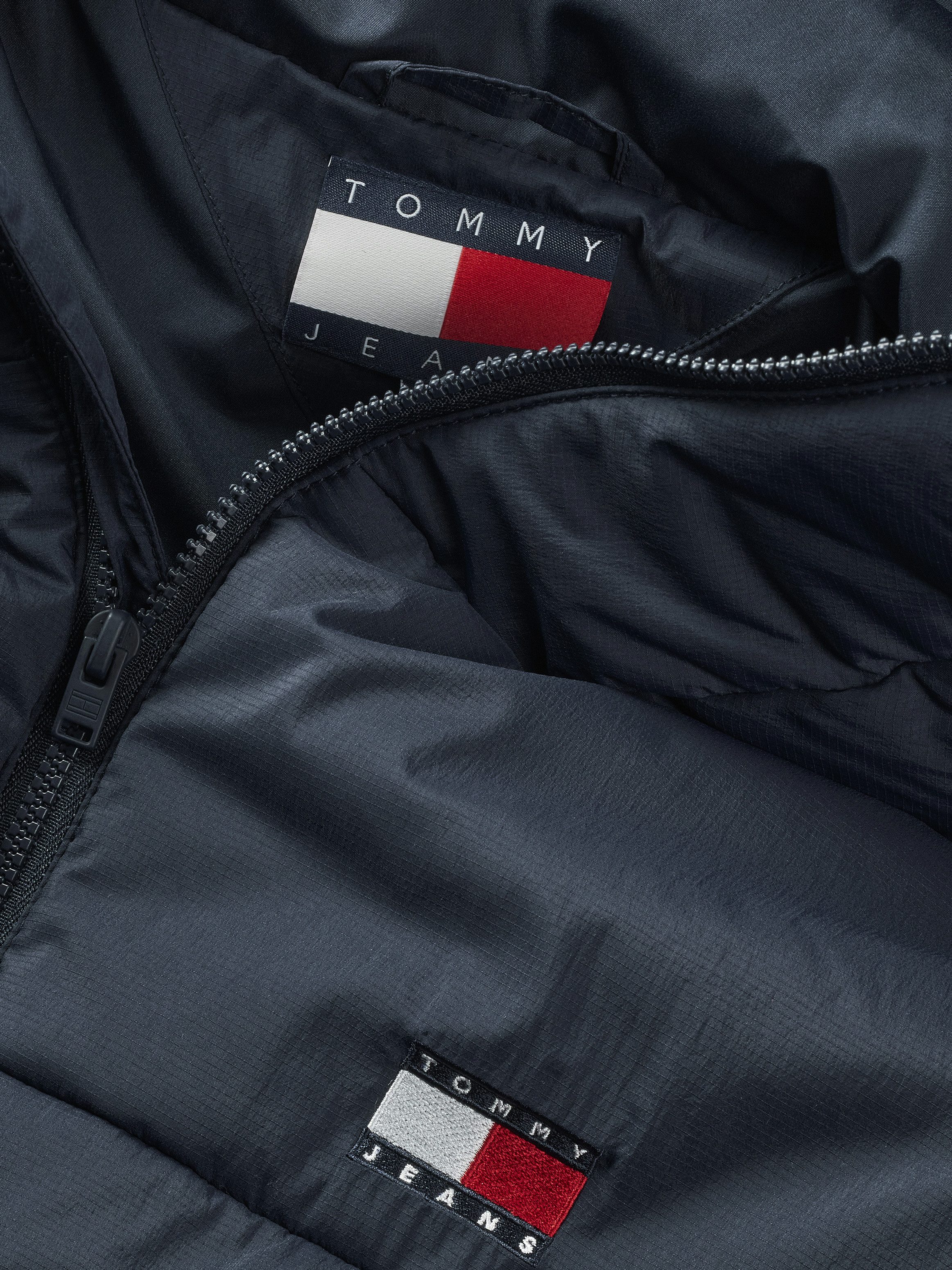 TOMMY JEANS Kort jack TJM LT POLY JACKET EXT