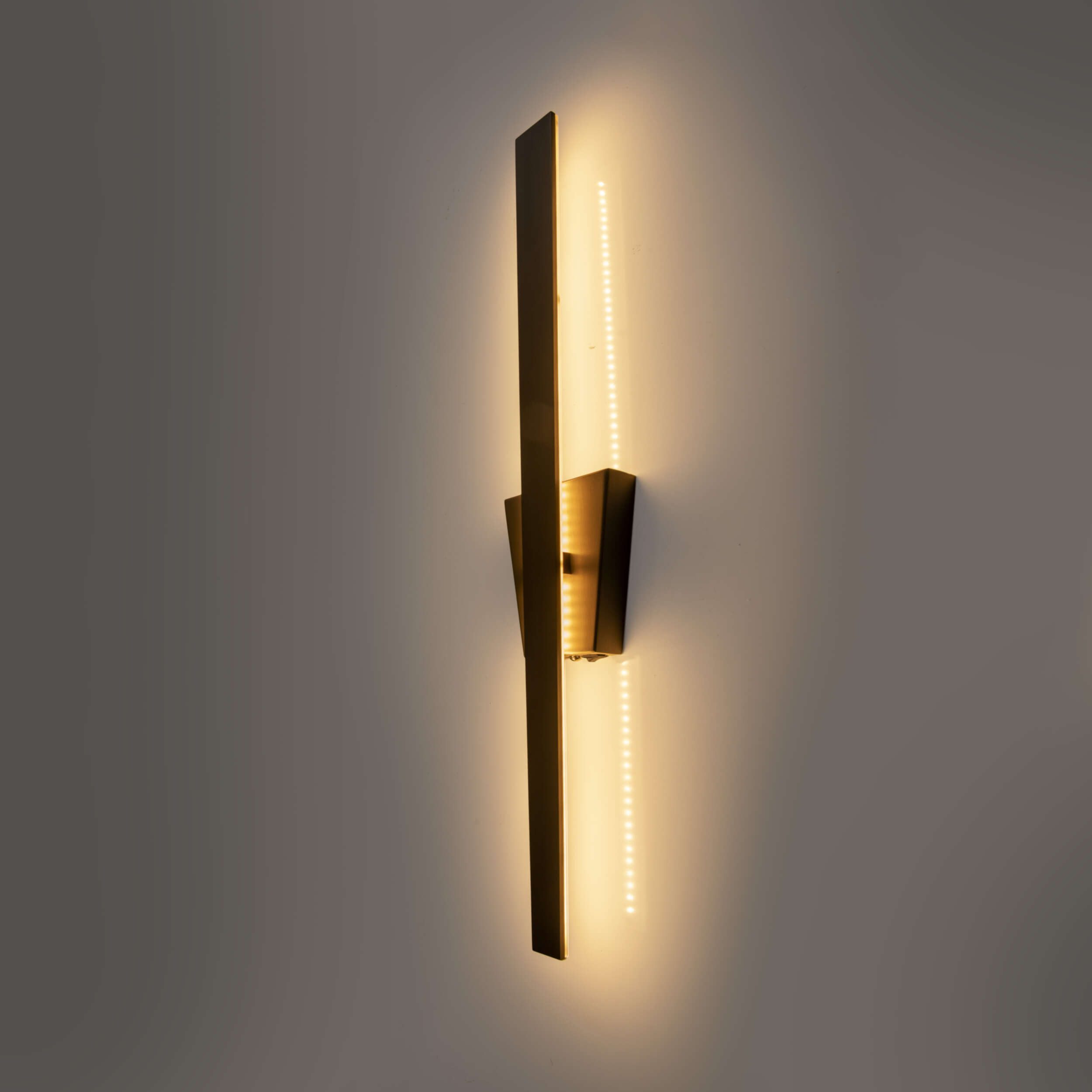 näve Led-wandlamp "Trevor" zwart, trapeziumvormige baldakijn, incl. kantelschakelaar, hoogte 62 cm (1 stuk)